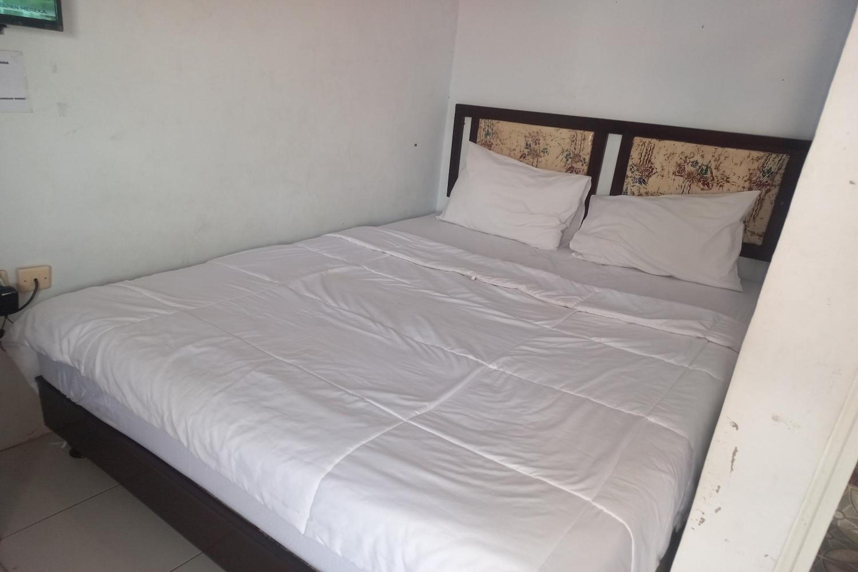 Economy Triple Room photo 1