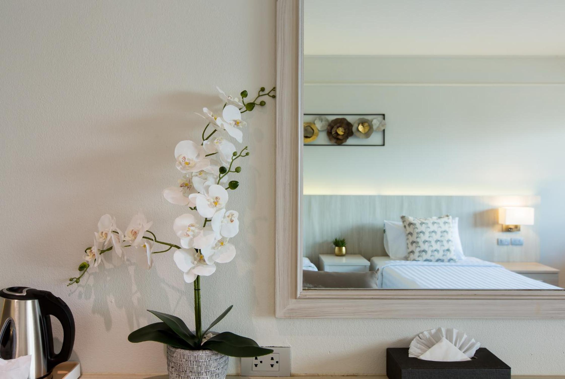 Standard Double or Twin Room City View  - Photo 2