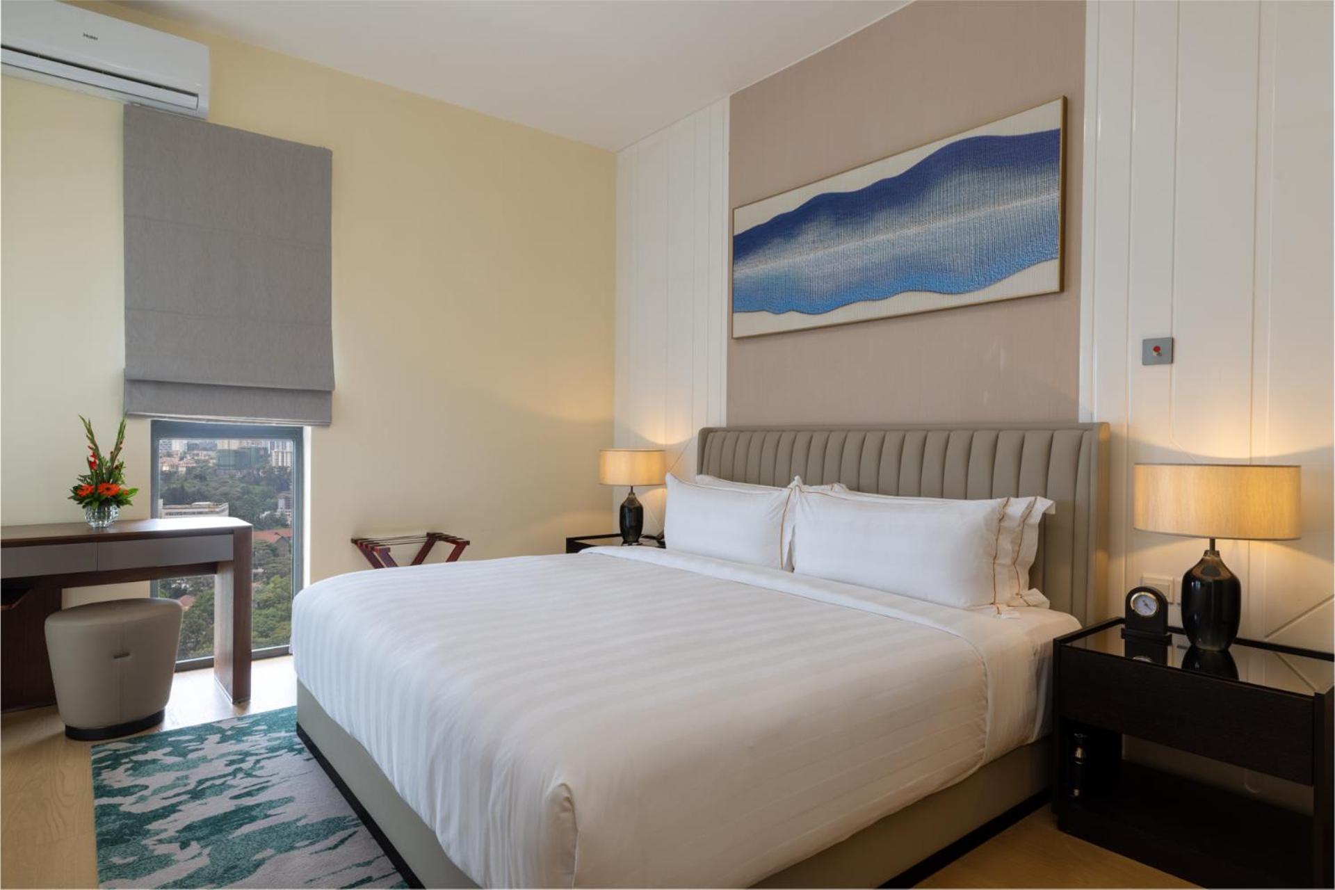 One Bedroom Suite King thumbnail 5