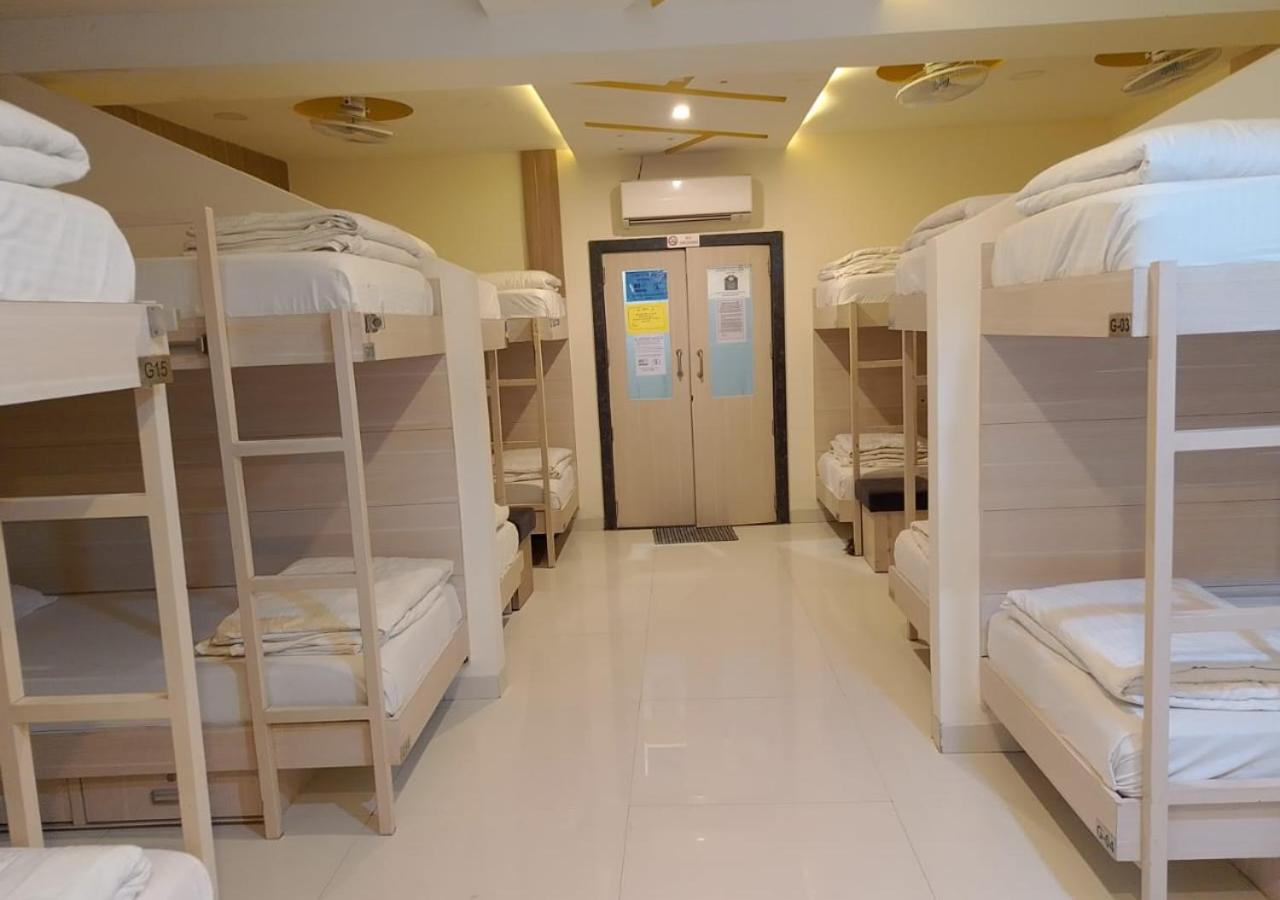 Single Bed in Male Dormitory Room with Shared Bathroom photo 1