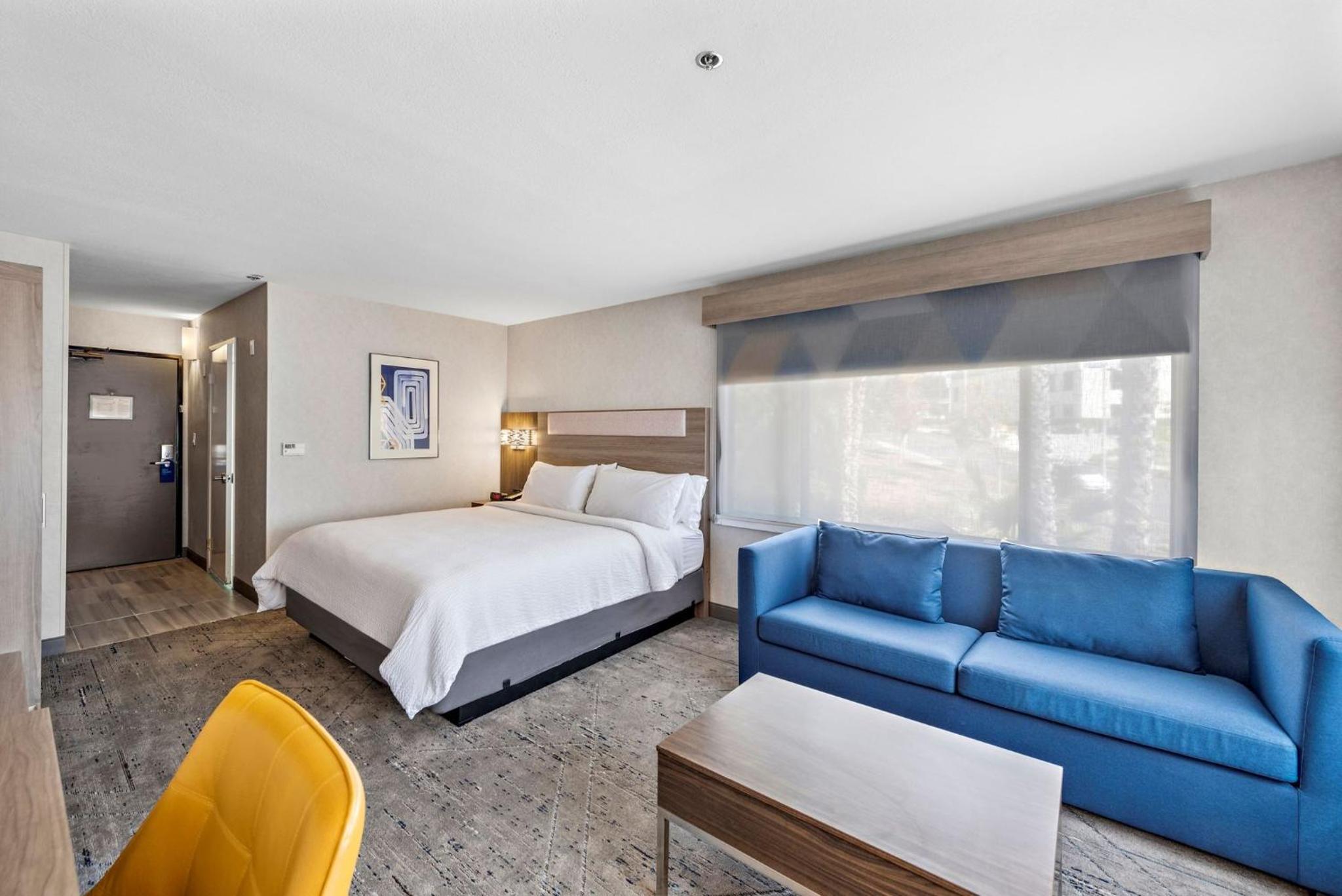 King Room with Kitchenette - Photo 1