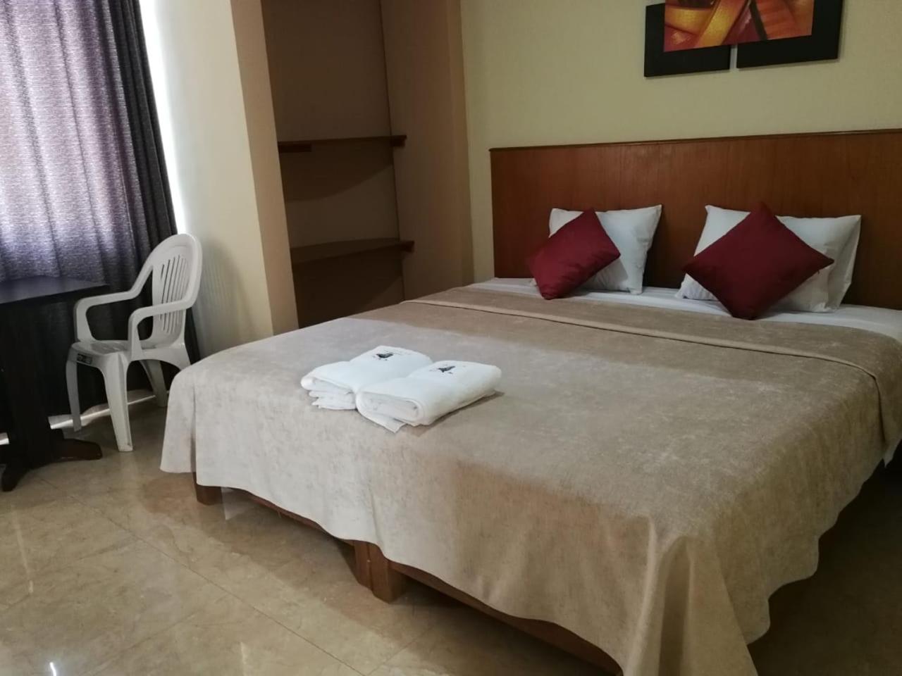 Large Double Room photo 1