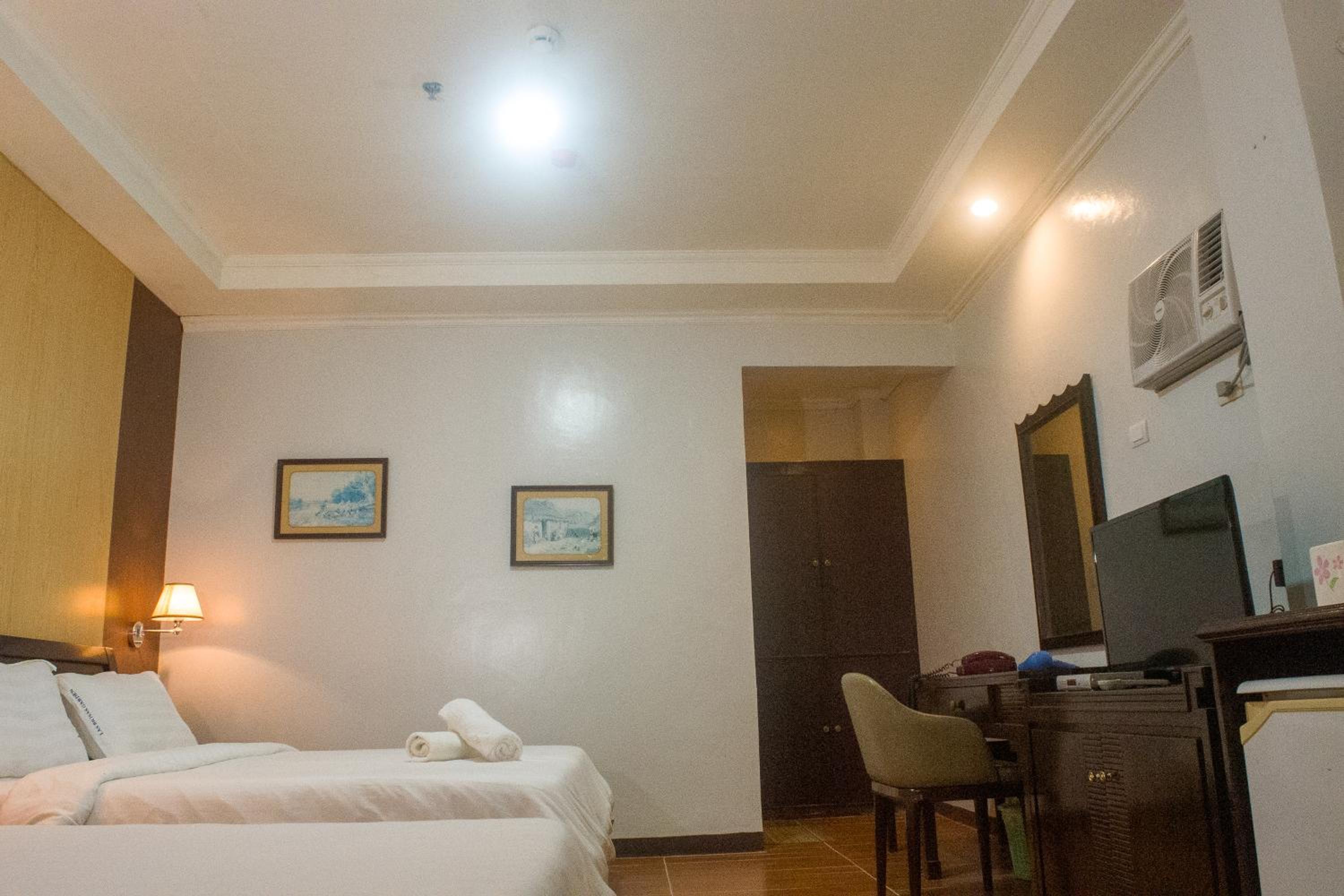 Deluxe Room - Photo 4