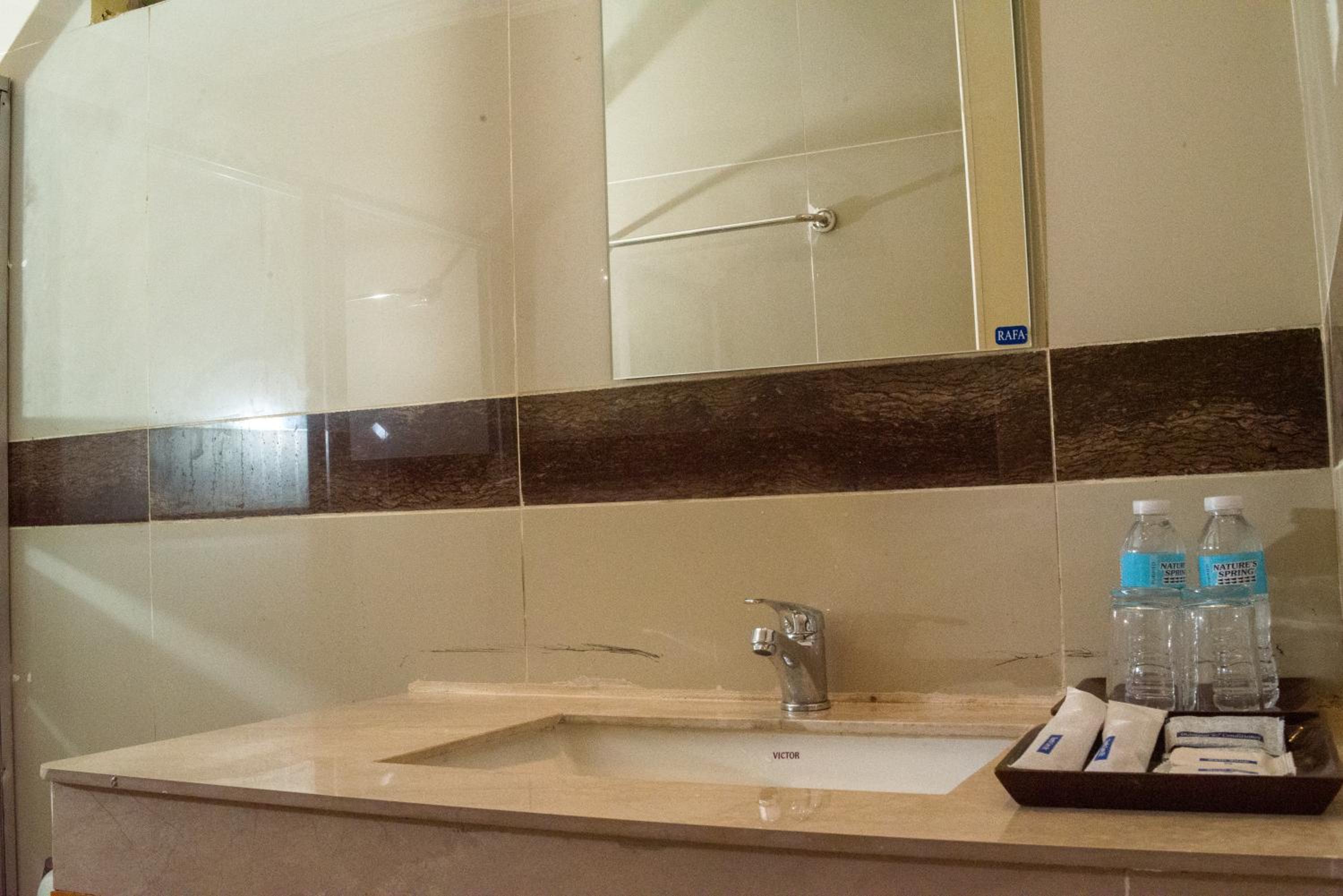 Deluxe Room - Photo 3
