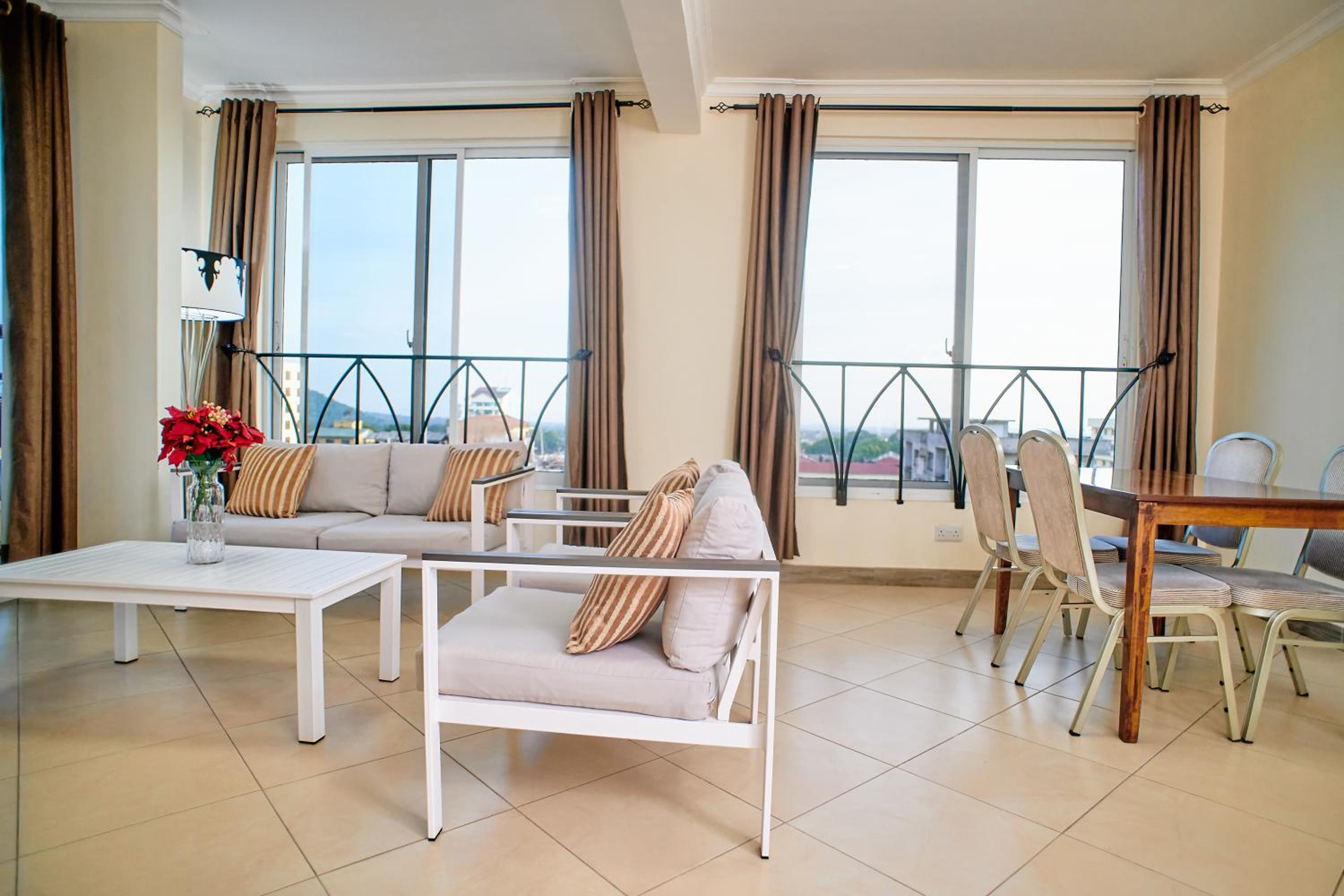 Apartment with Balcony photo 2