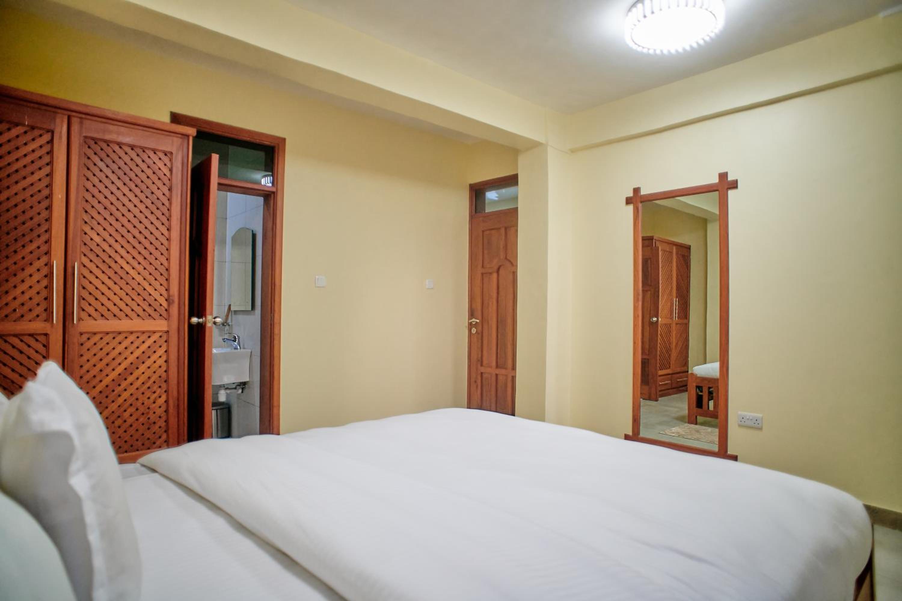 Apartment with Balcony photo 2