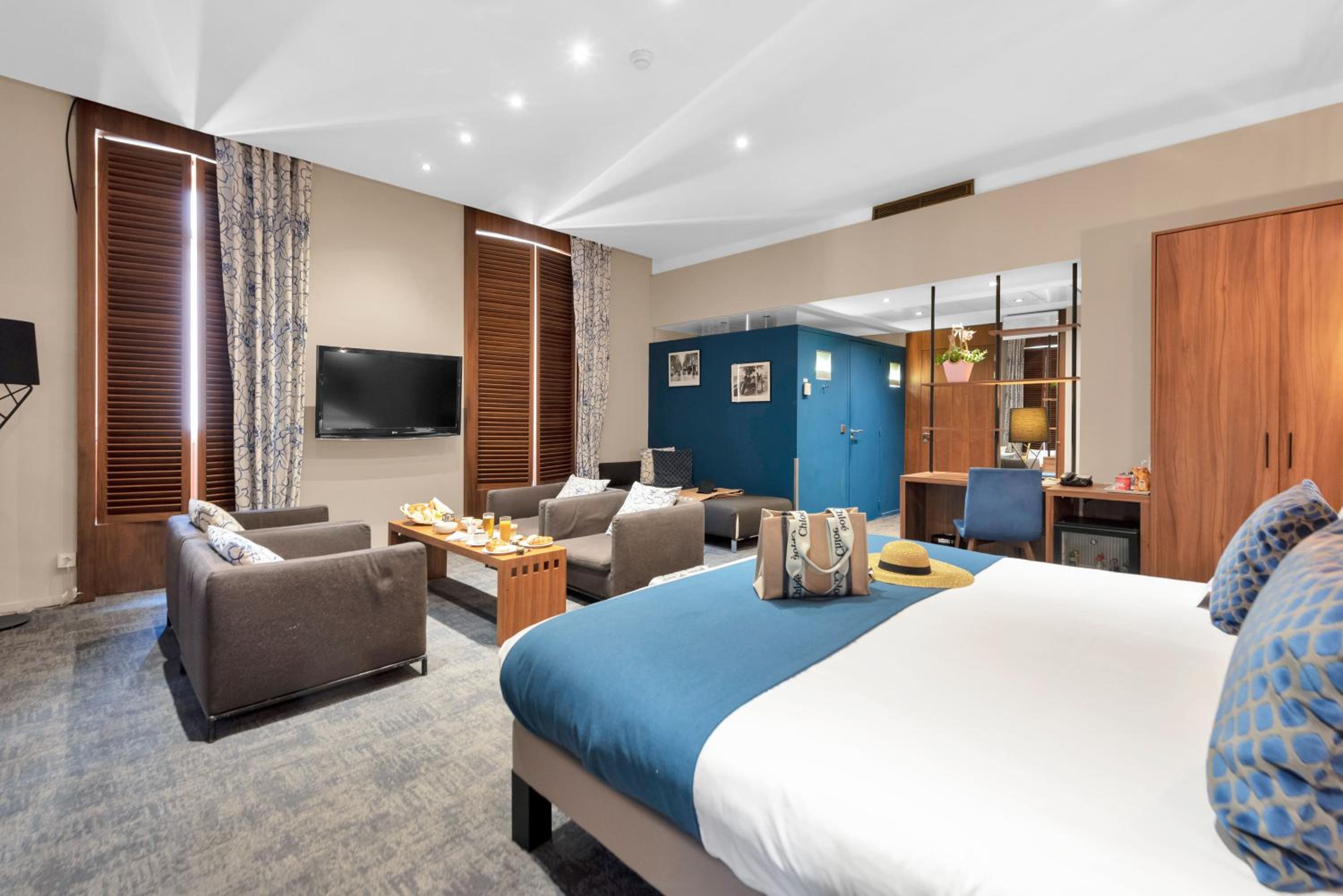 Junior Suite with Terrace - Photo 11