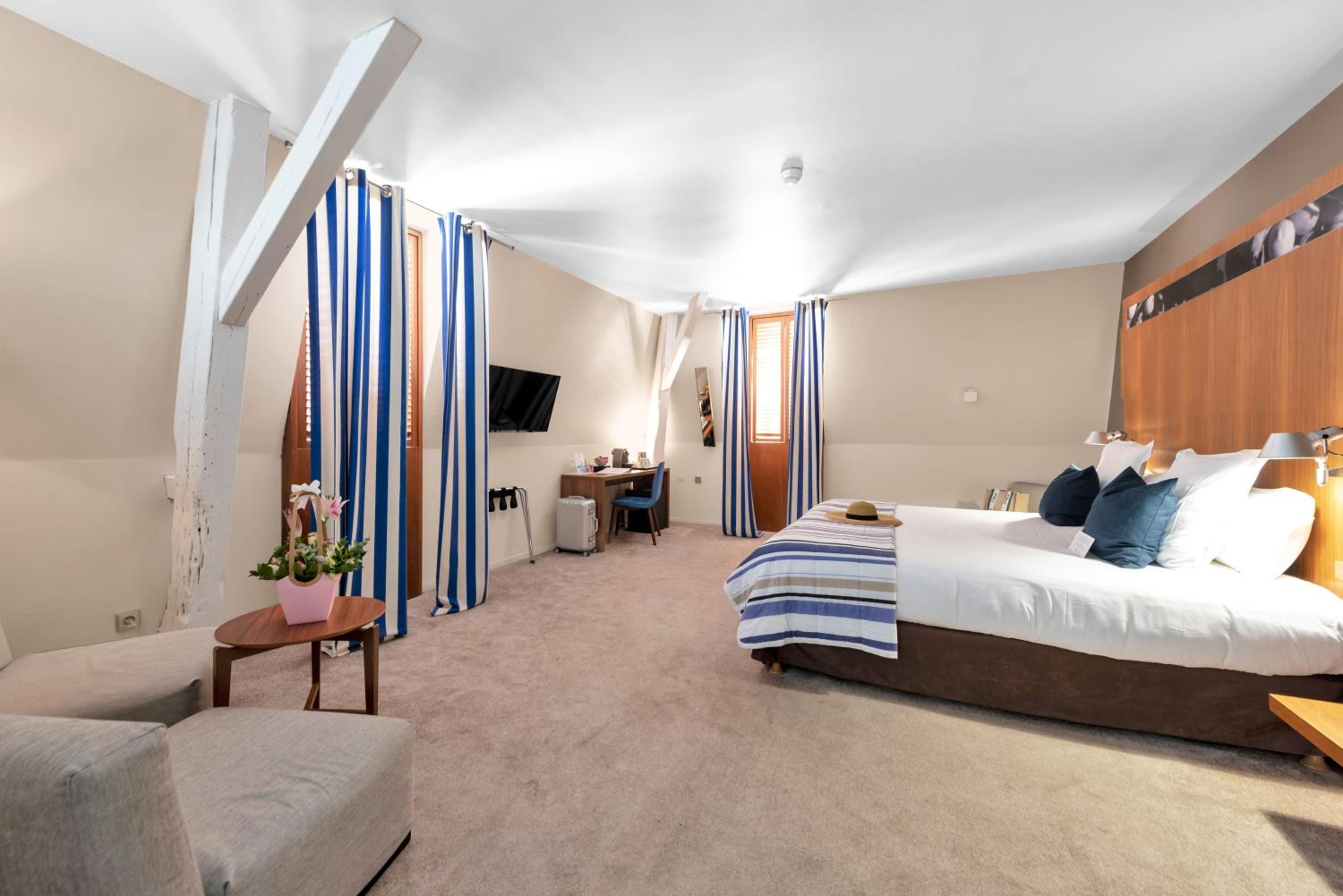 Executive Room - Photo 4
