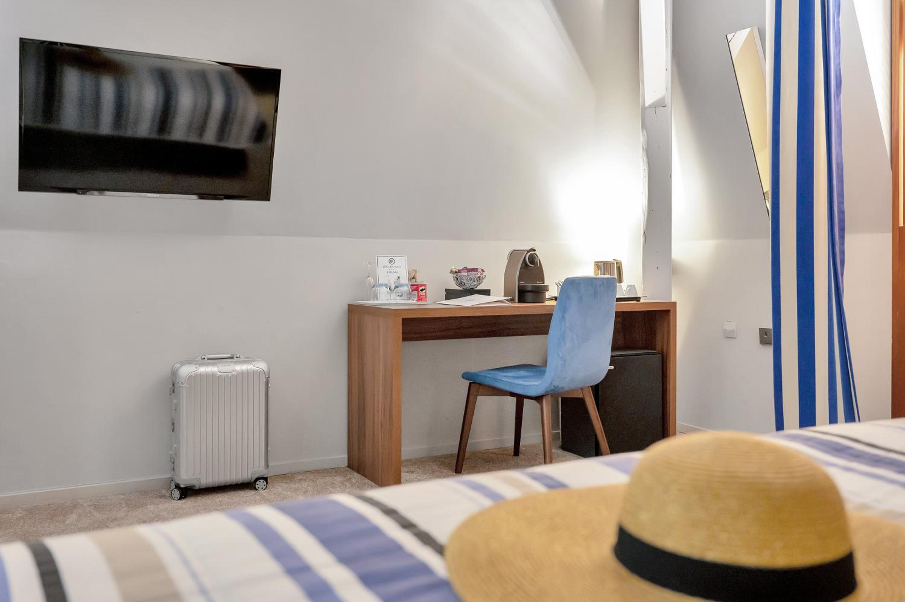 Executive Room - Photo 5