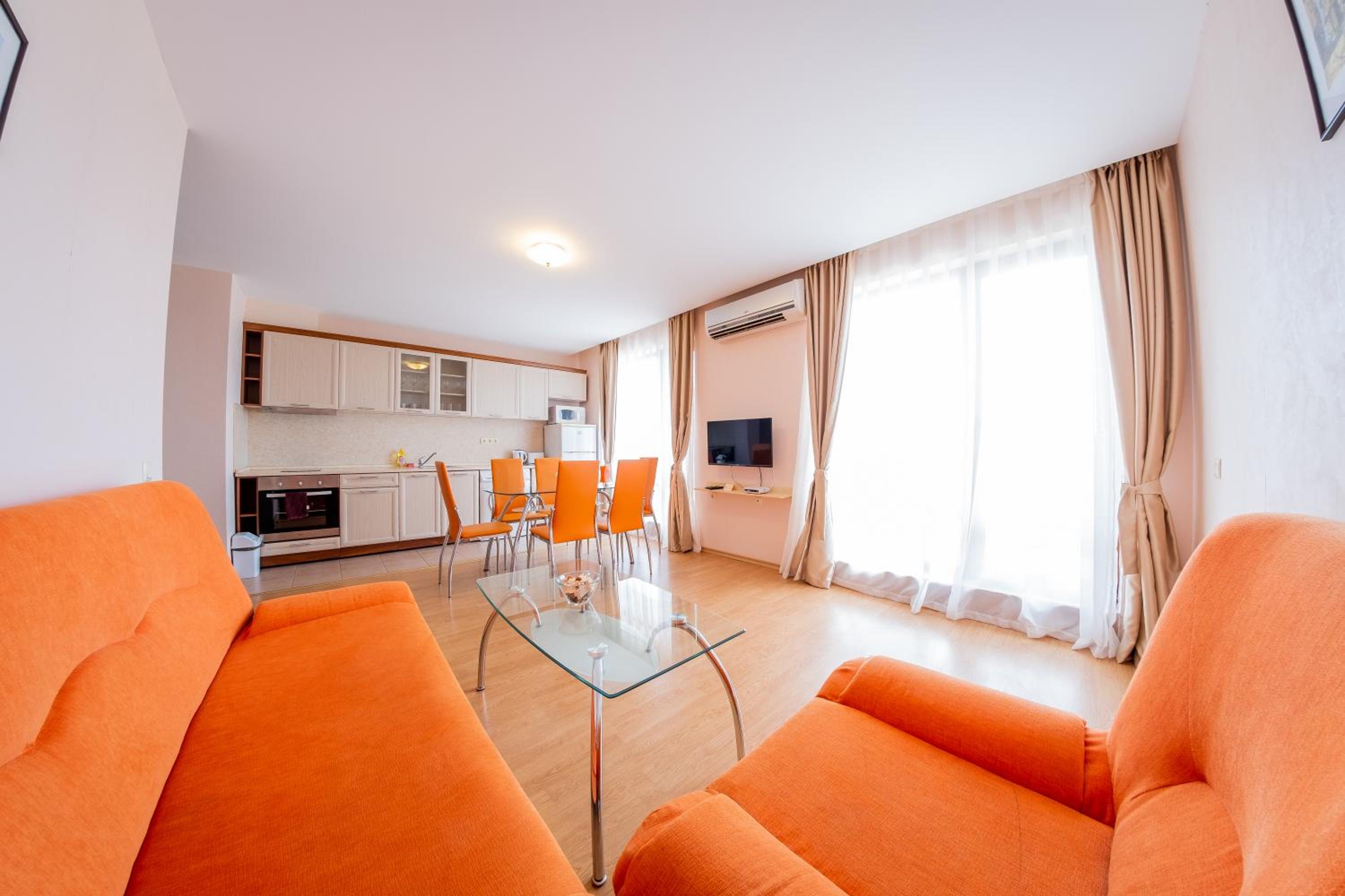 Three-Bedroom Apartment with Balcony (6 Adults + 2 Children) photo 1