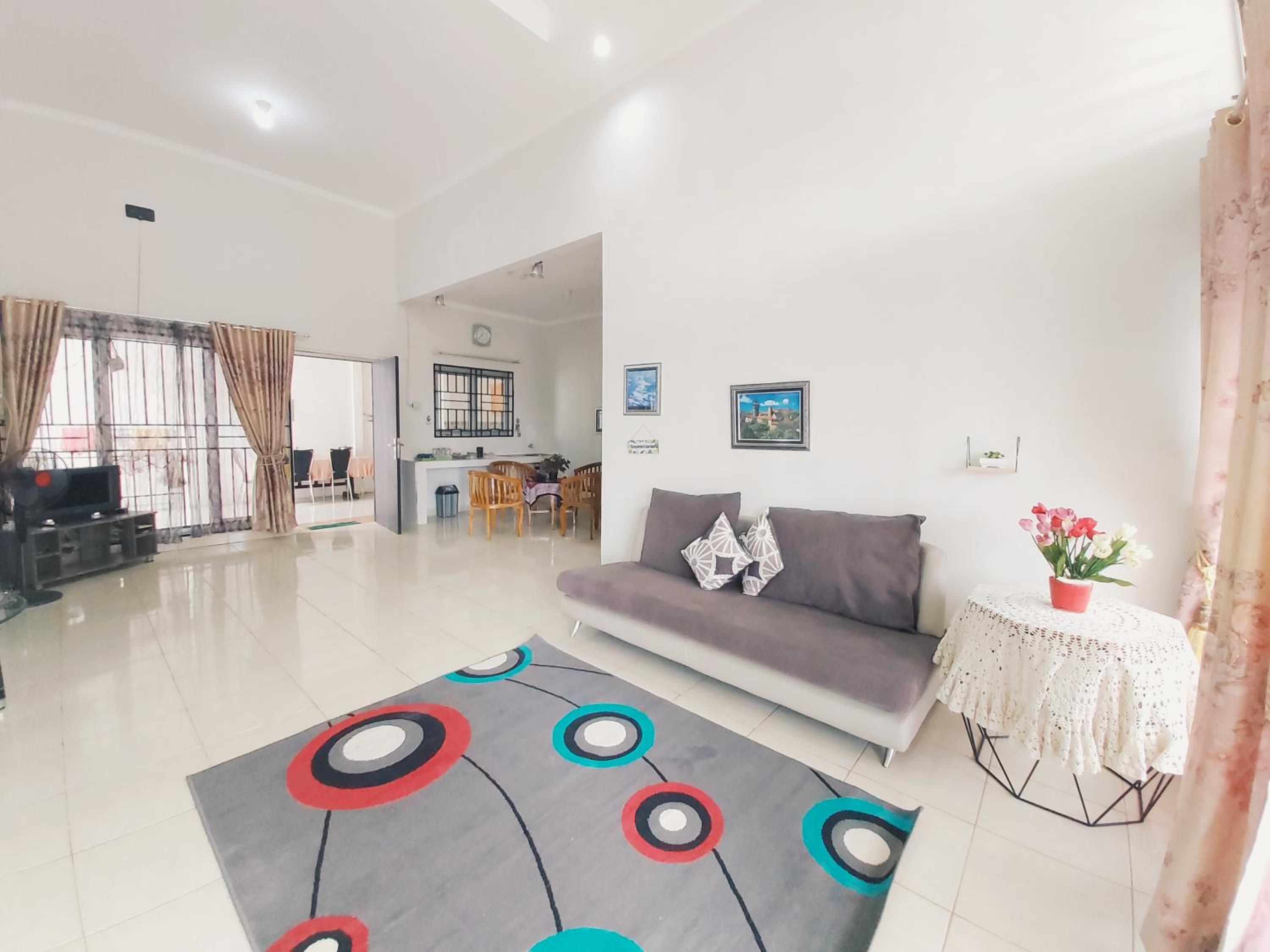 Three-Bedroom House - Photo 6