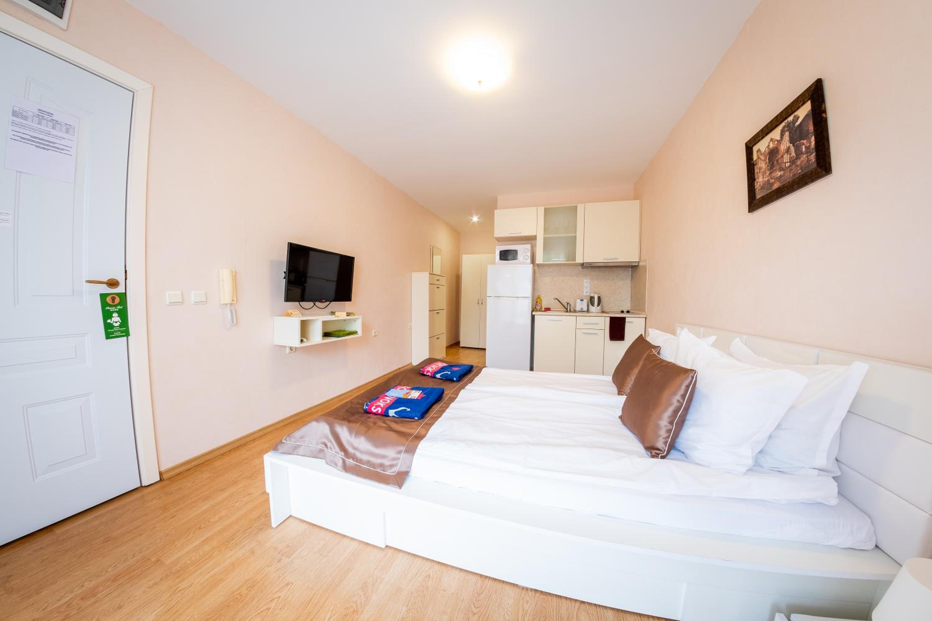 Studio with Balcony (2 Adults) photo 1