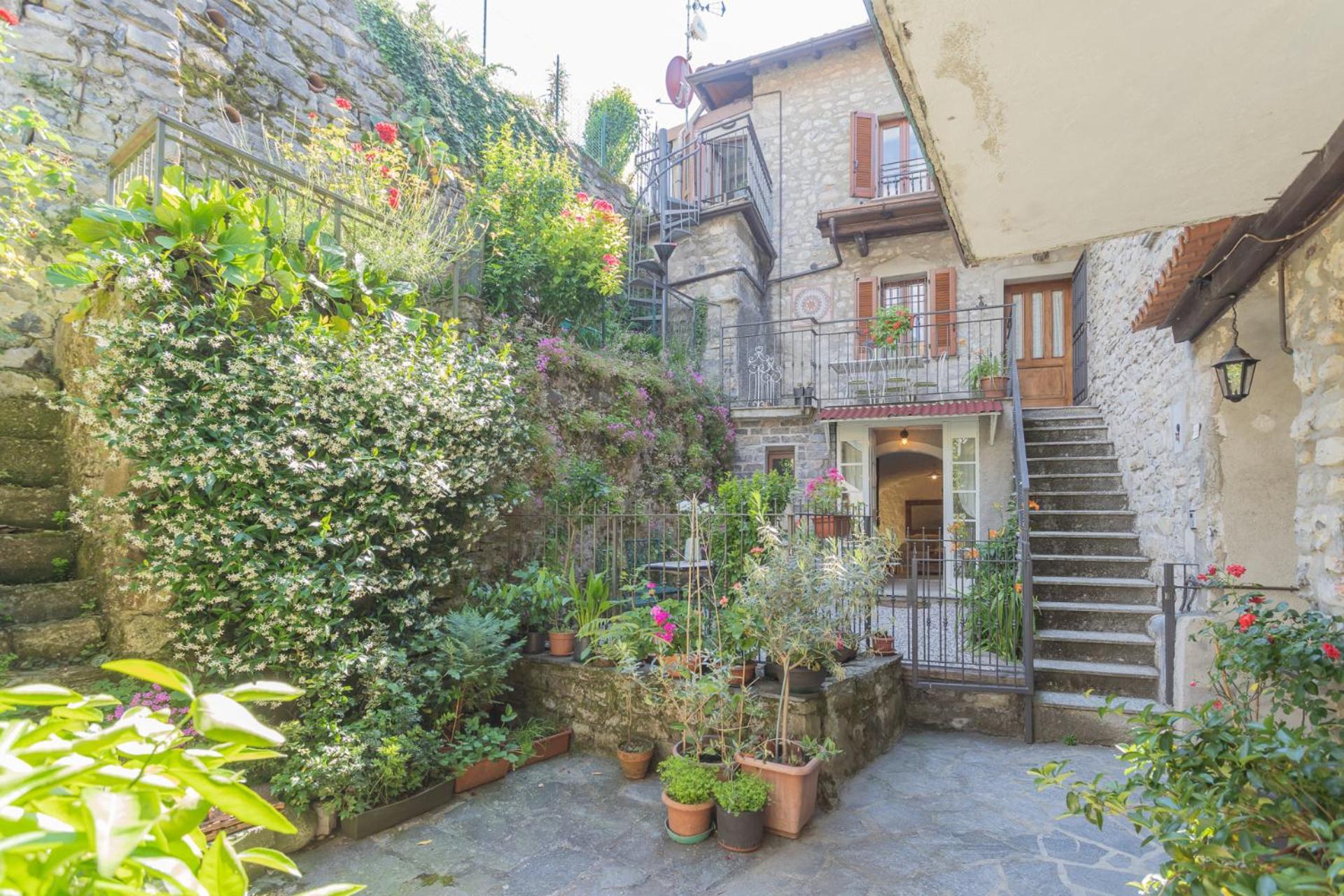 Villa photo 3