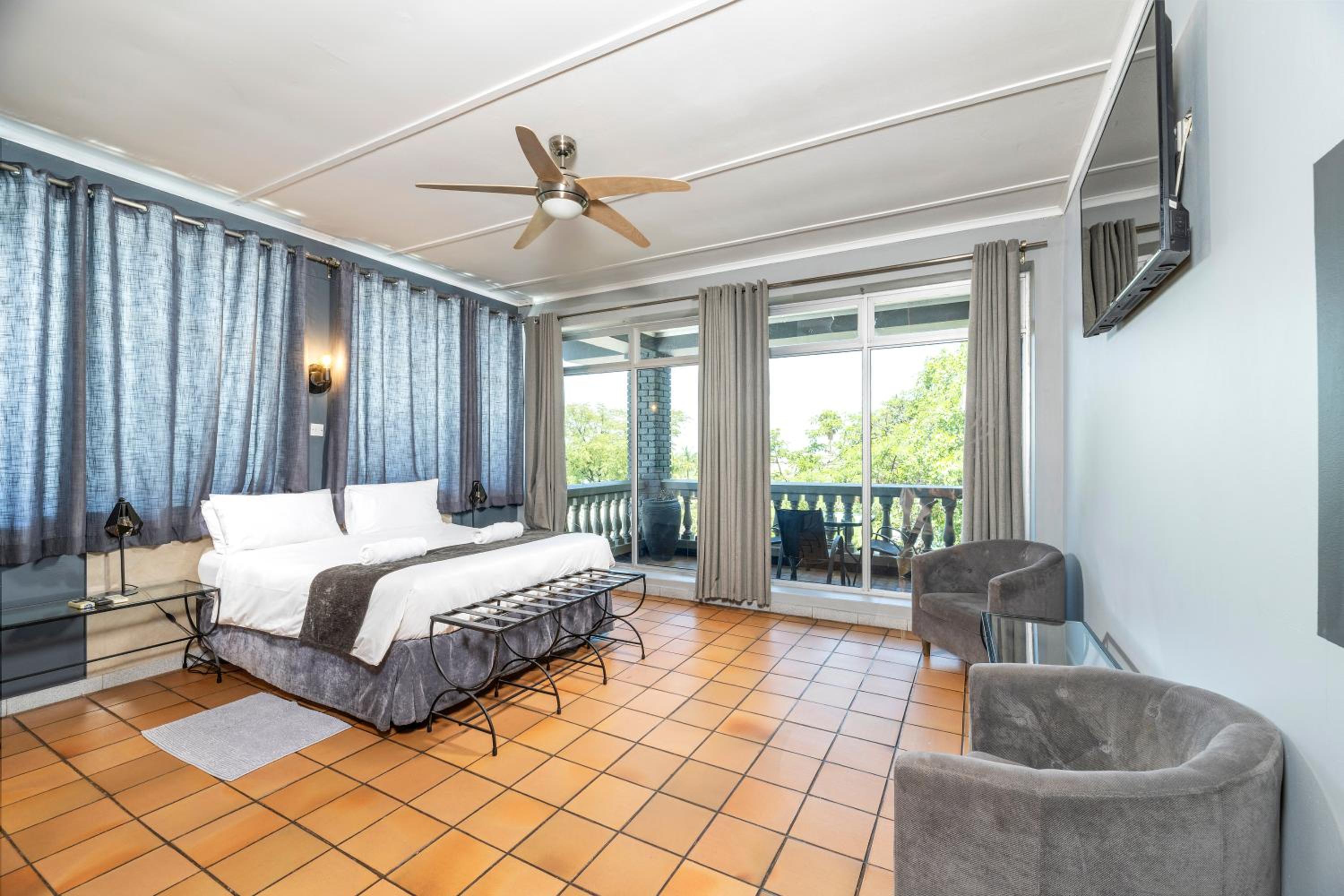 Superior Queen Room