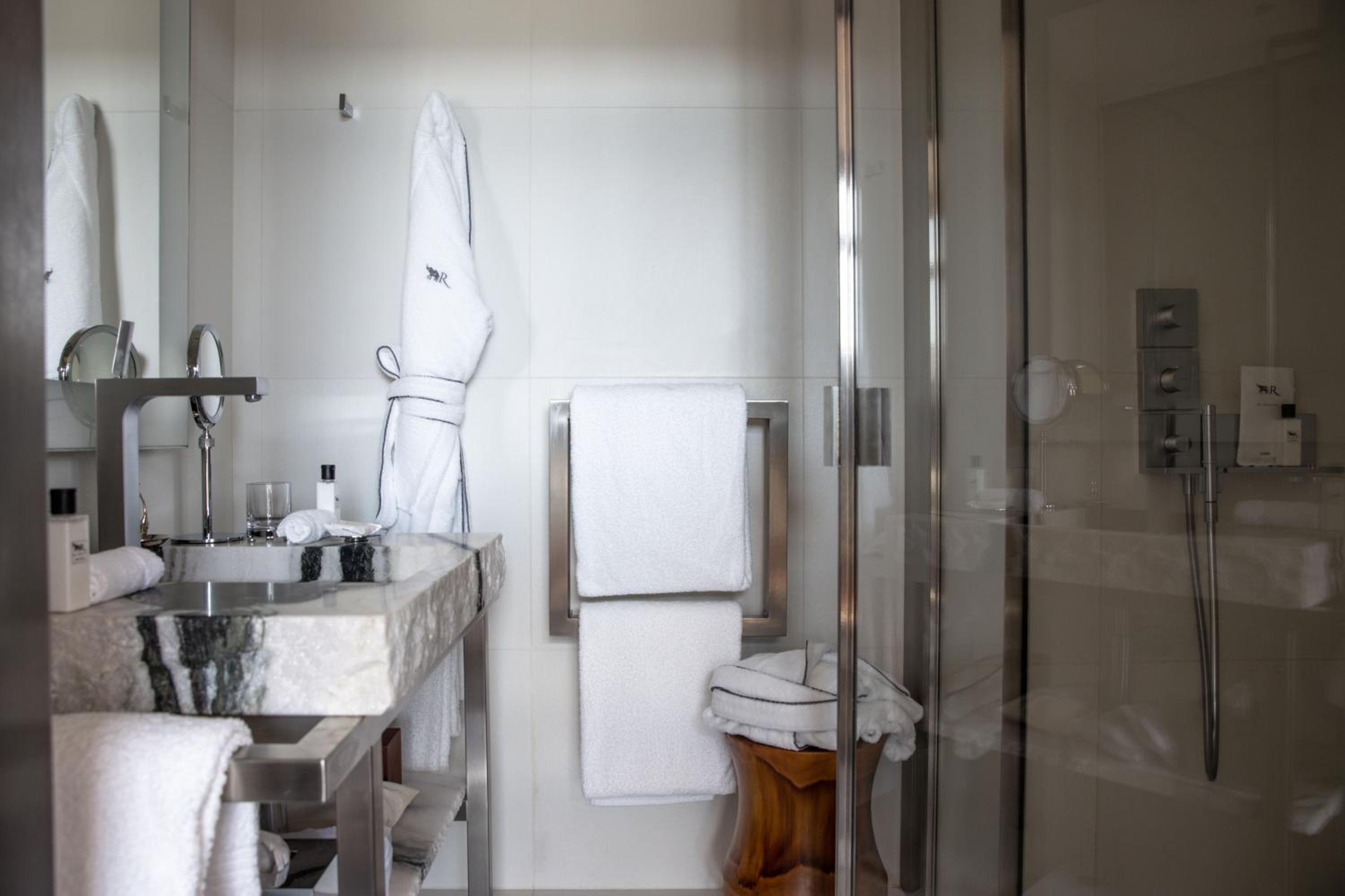 Lakeview Room - Photo 4