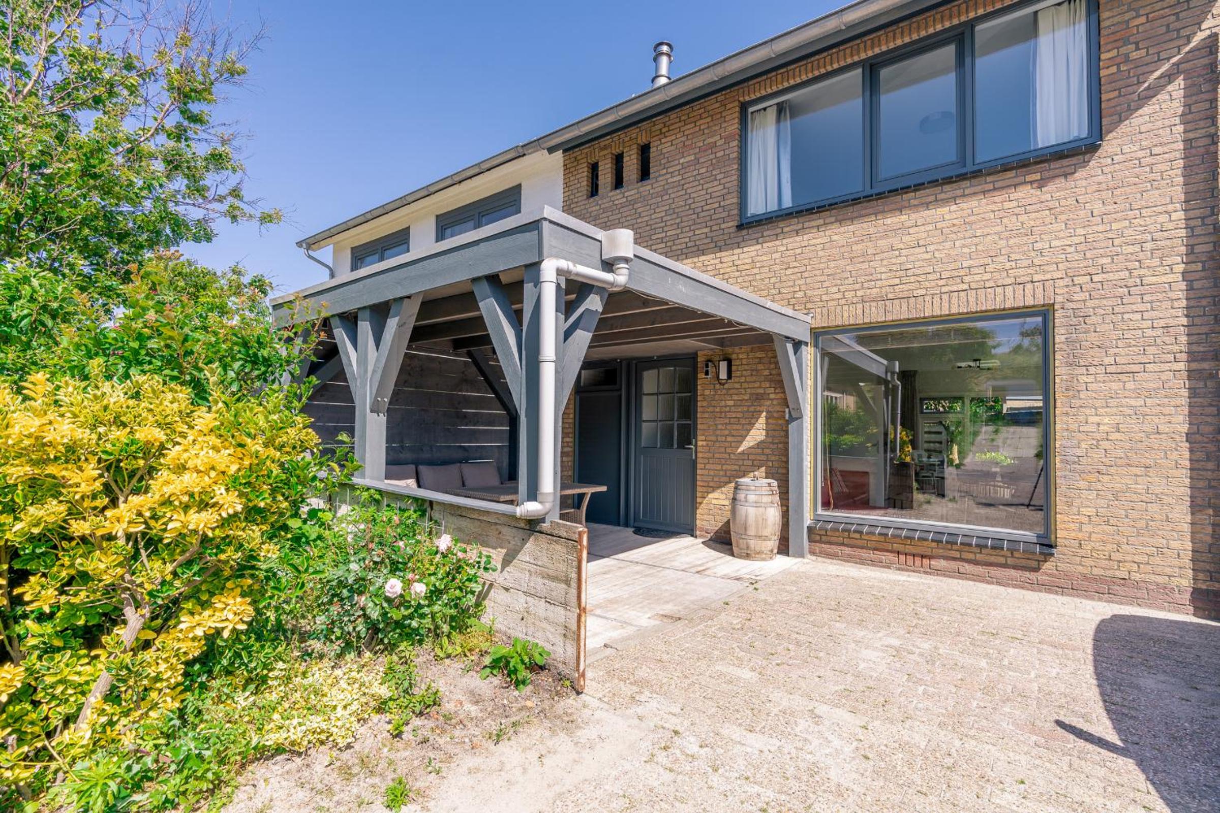 Three-Bedroom House photo 1