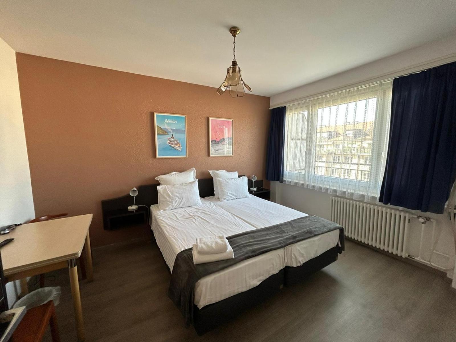 Two-Bedroom Apartment - Photo 2