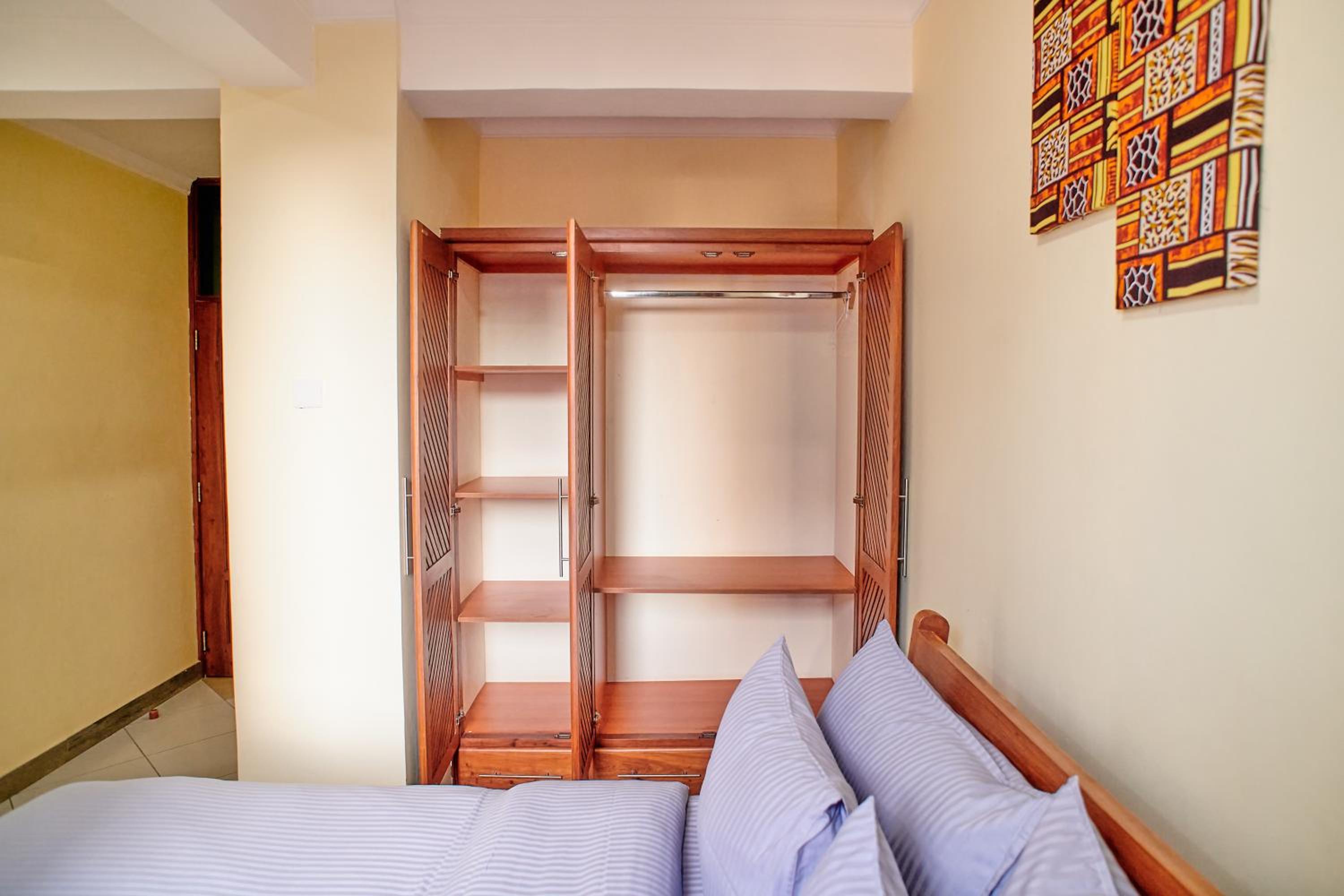 Apartment with Balcony photo 2