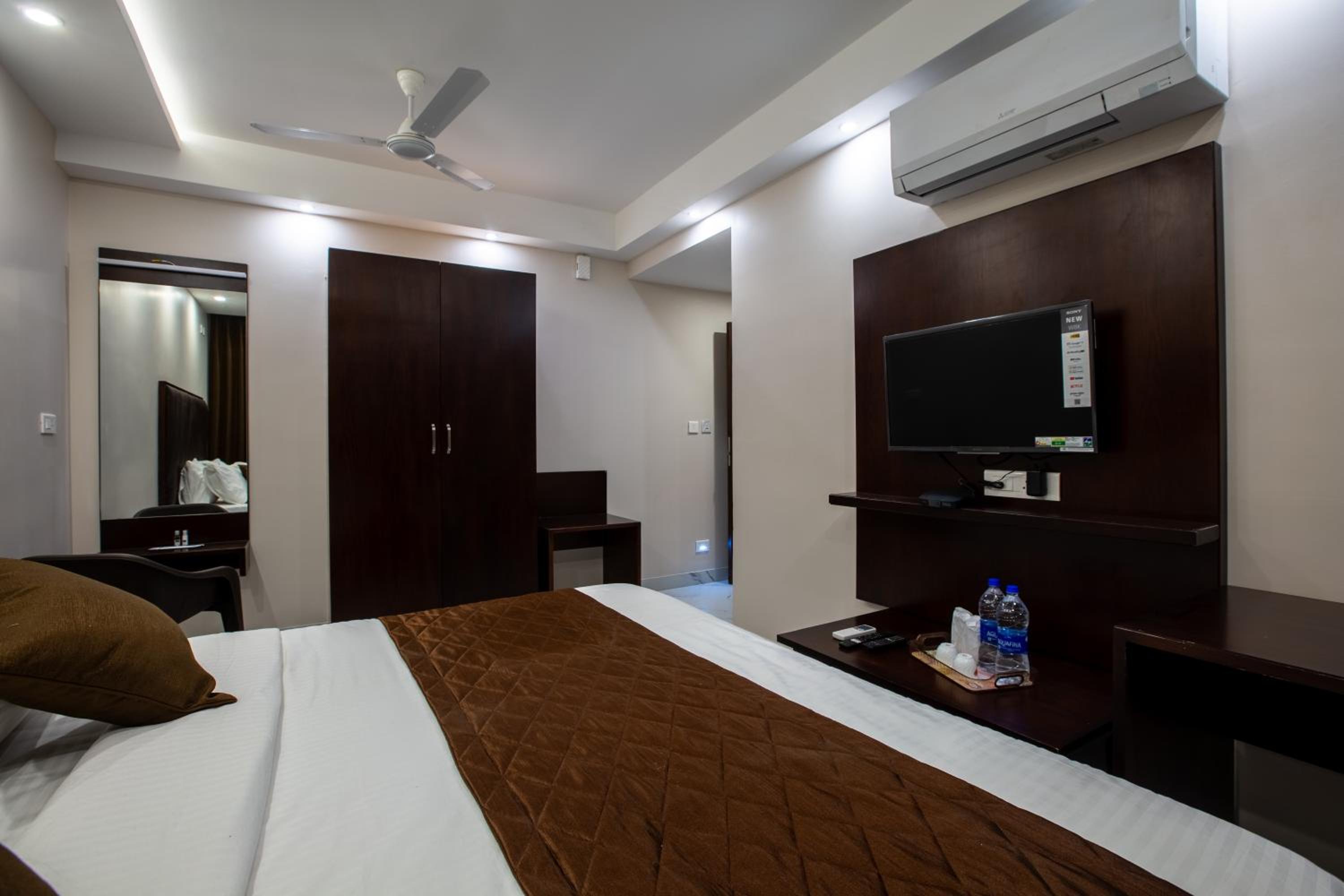Deluxe King Suite