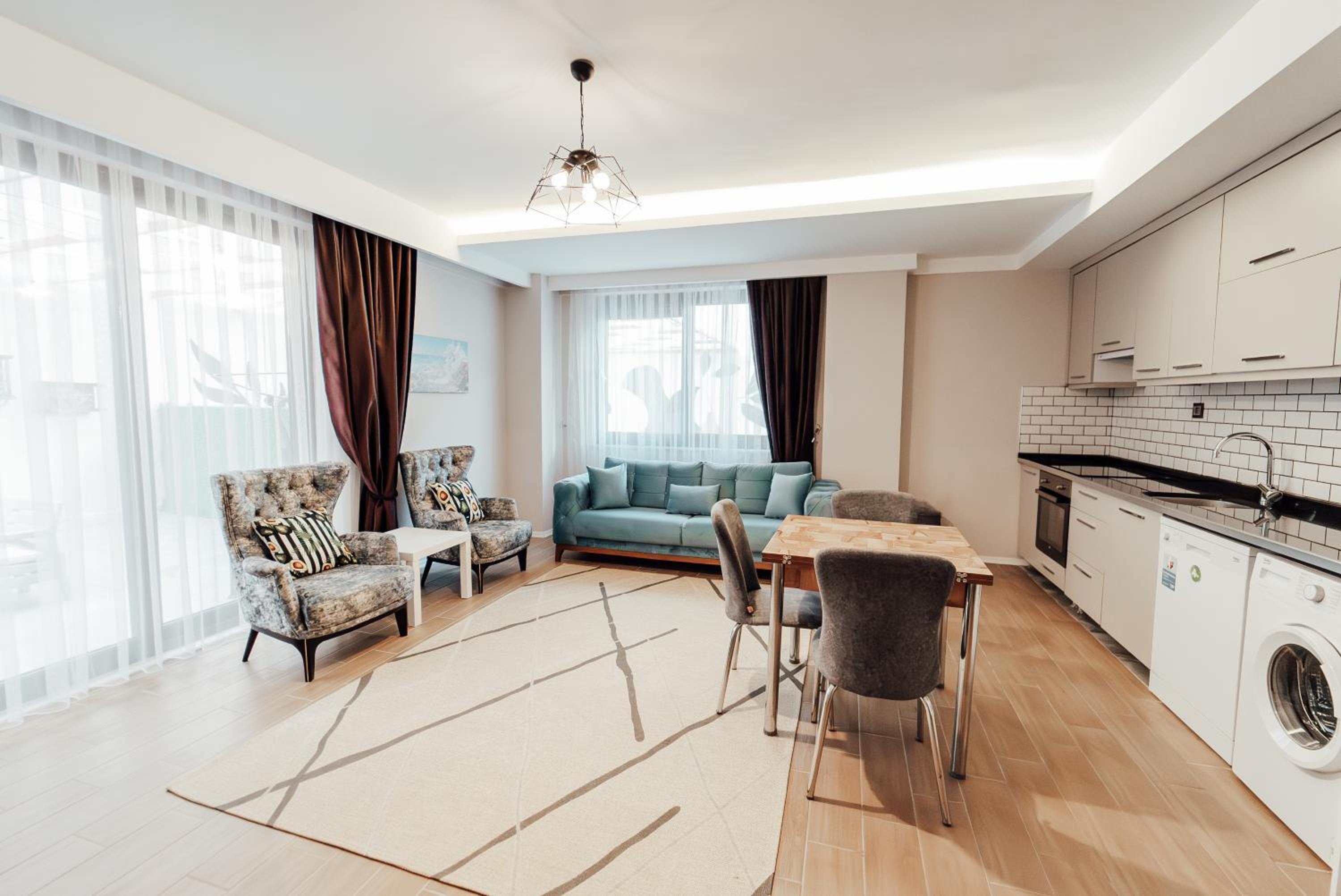Apartment with Terrace - Photo 12