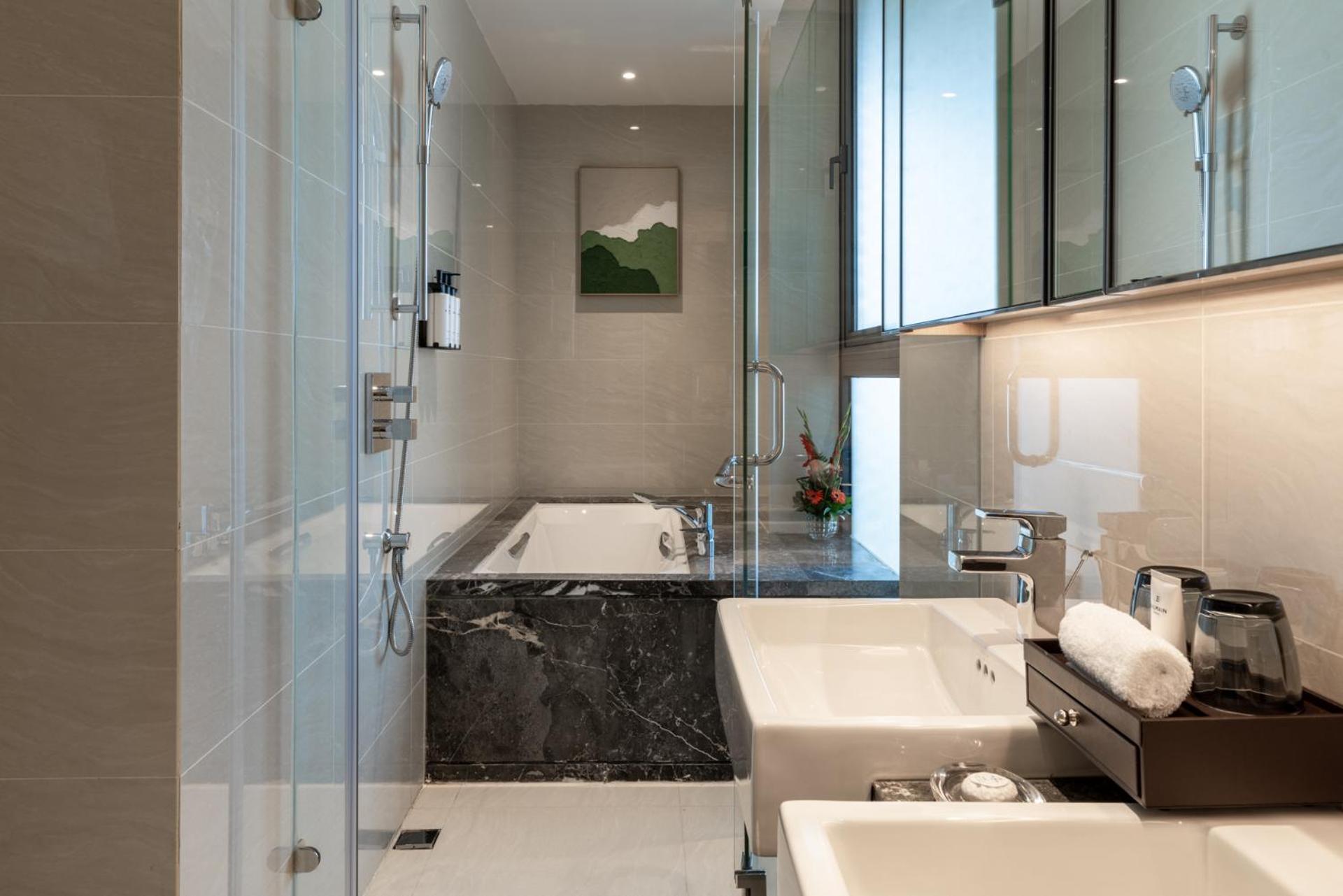 One Bedroom Deluxe Suite King