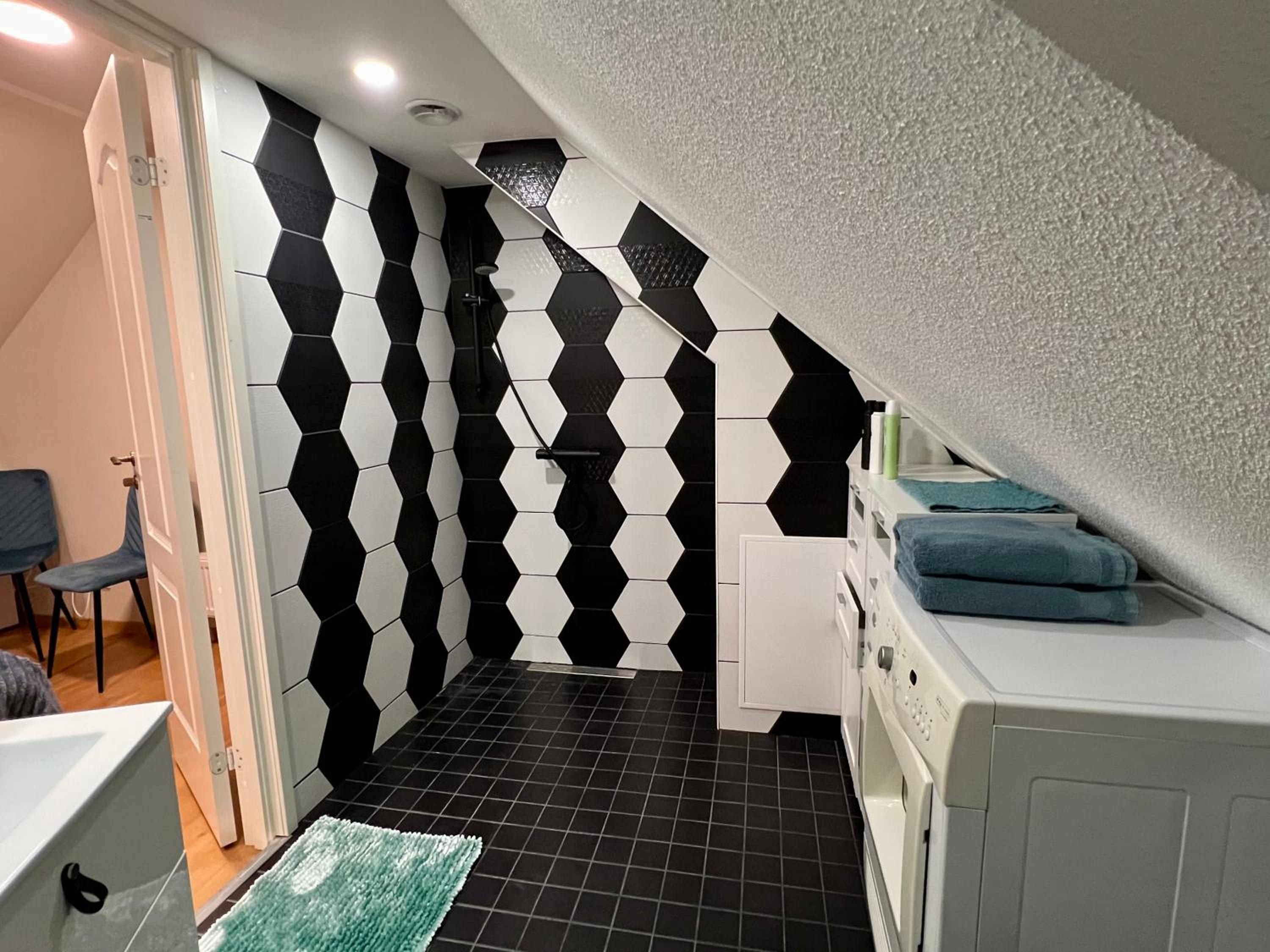 Small Double Room - Photo 7