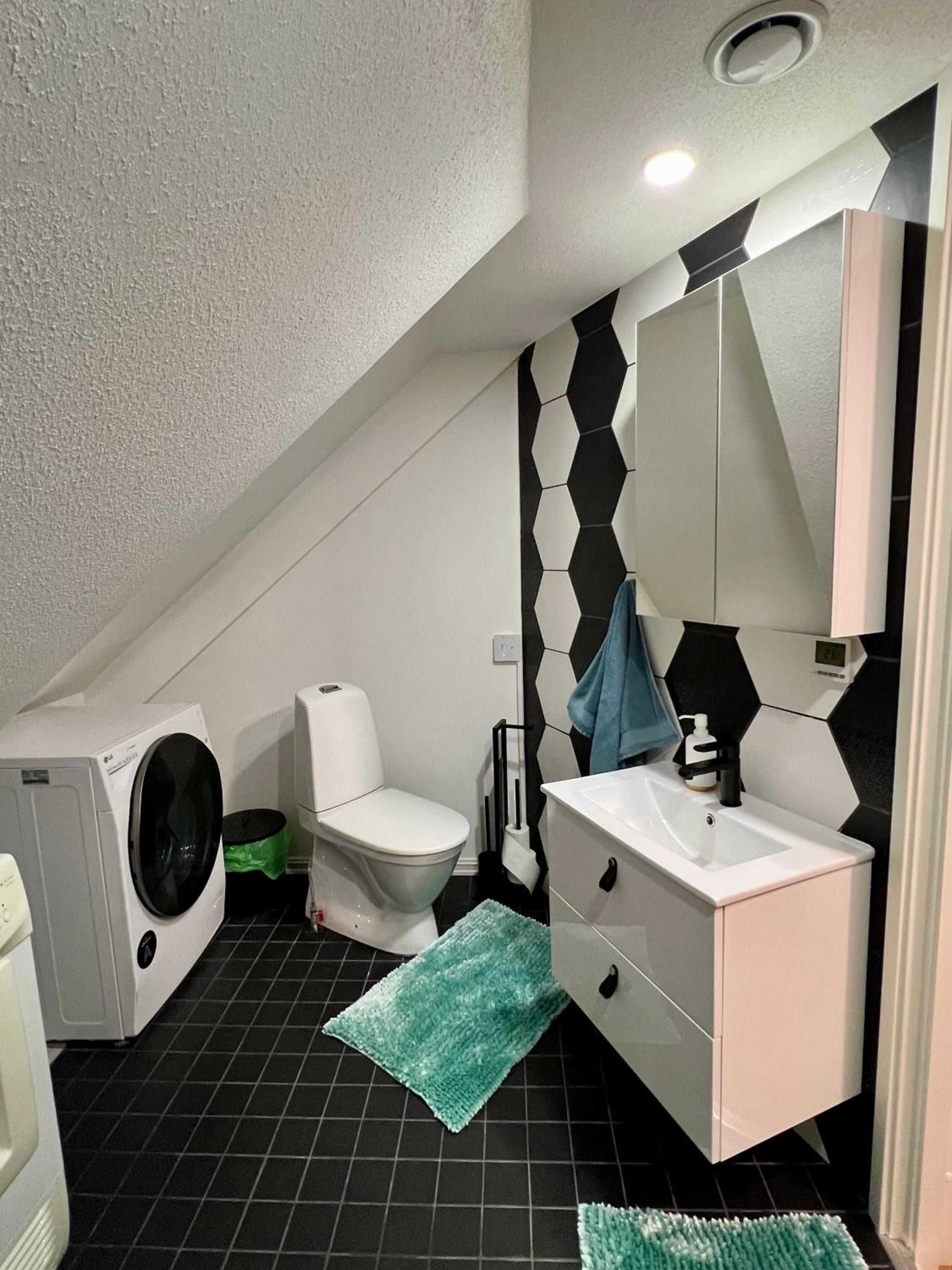 Small Double Room - Photo 6