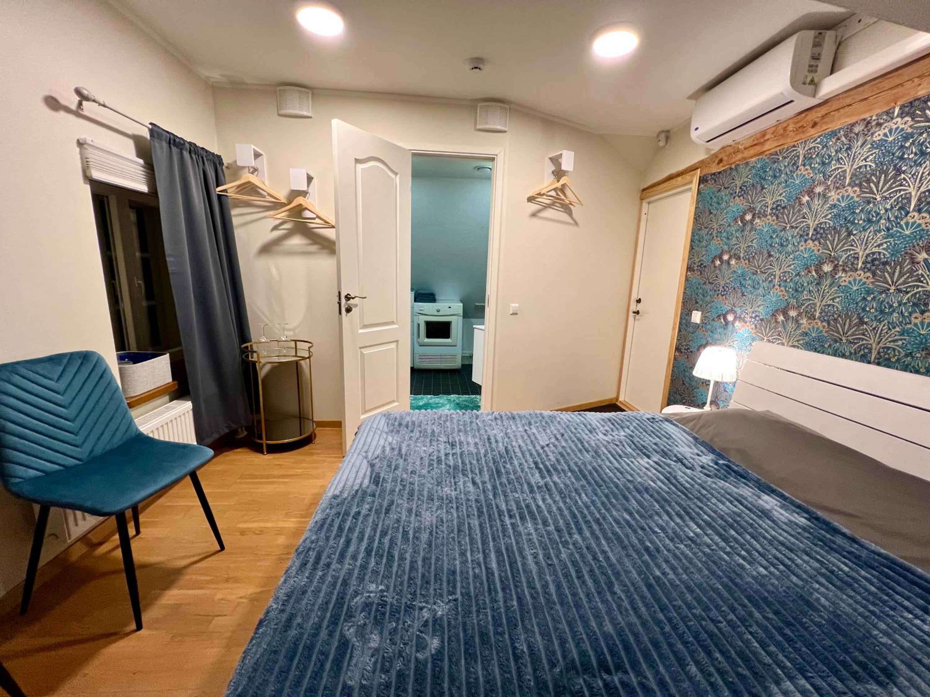 Small Double Room - Photo 9