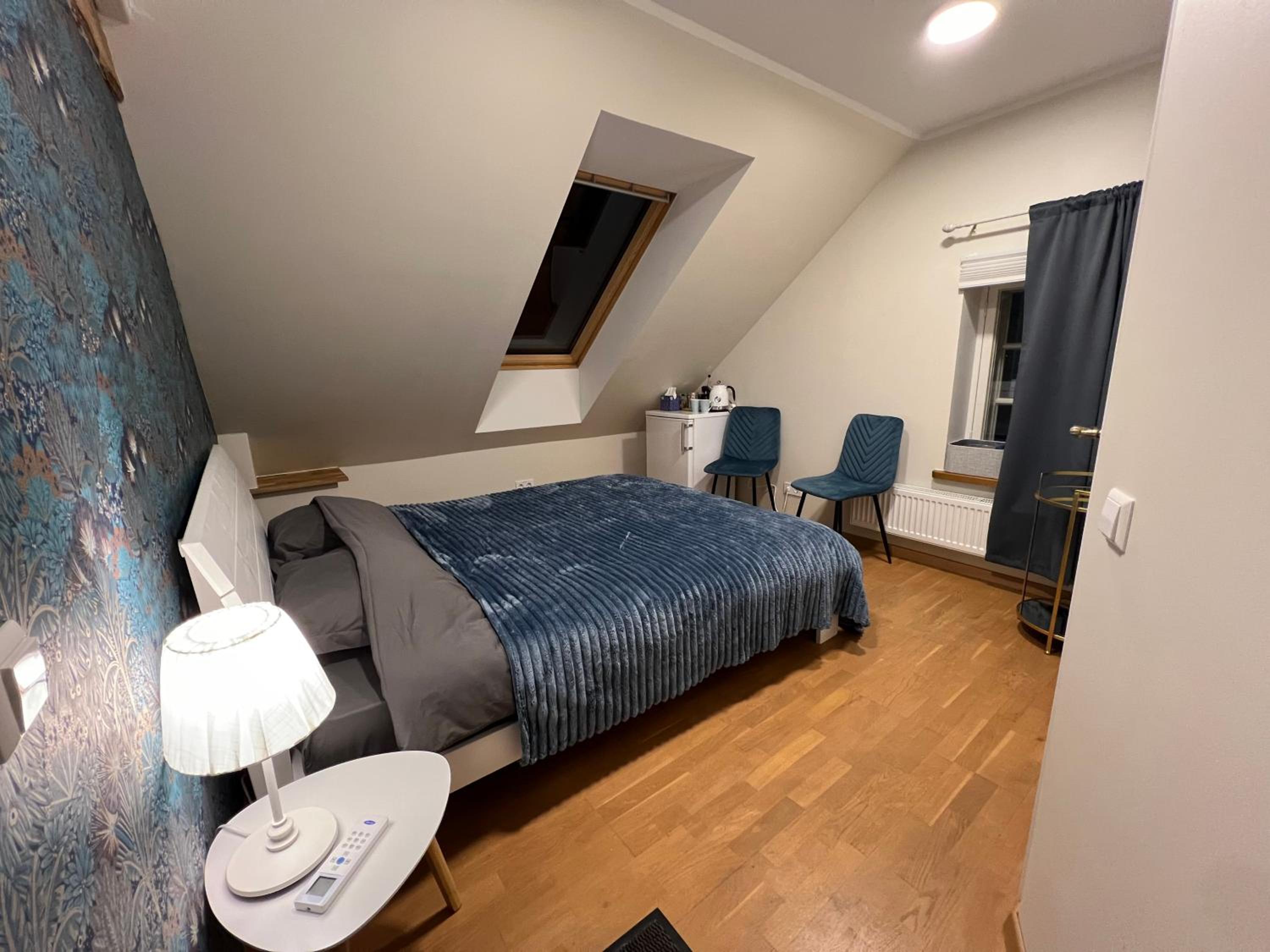 Small Double Room - Photo 12