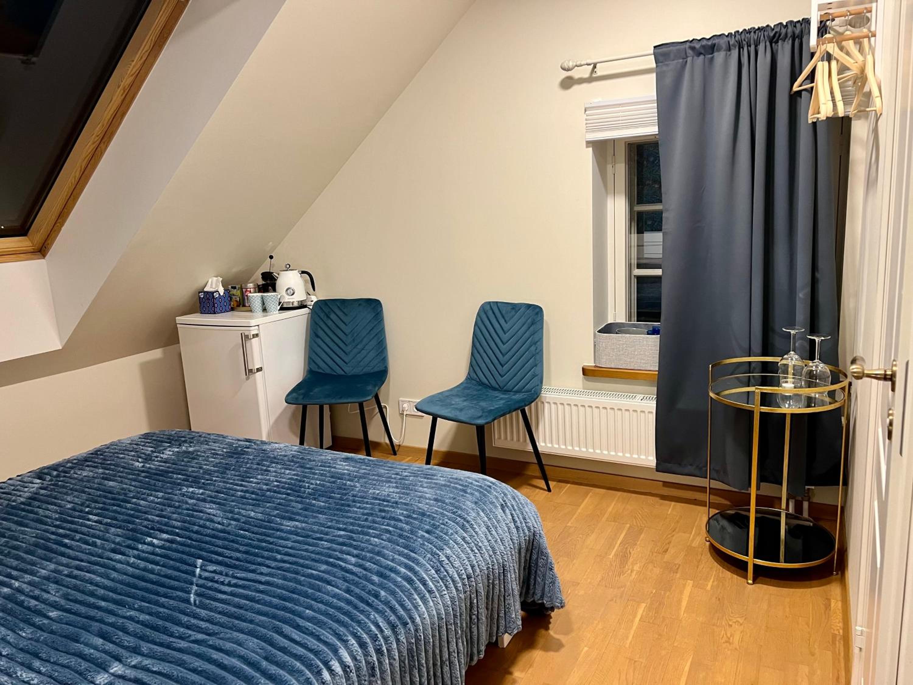 Small Double Room - Photo 13