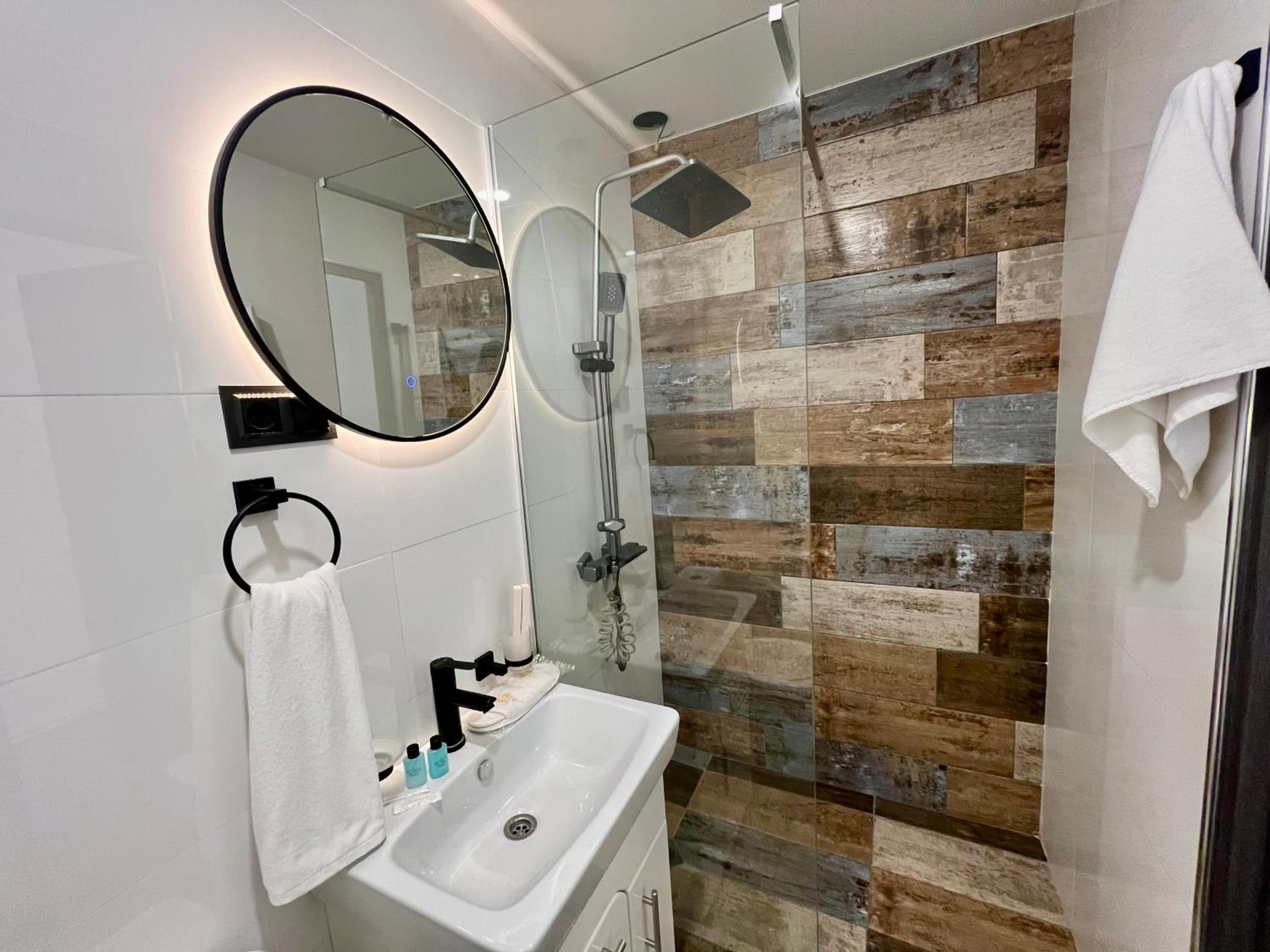 Family Room With Private Bathroom photo 2