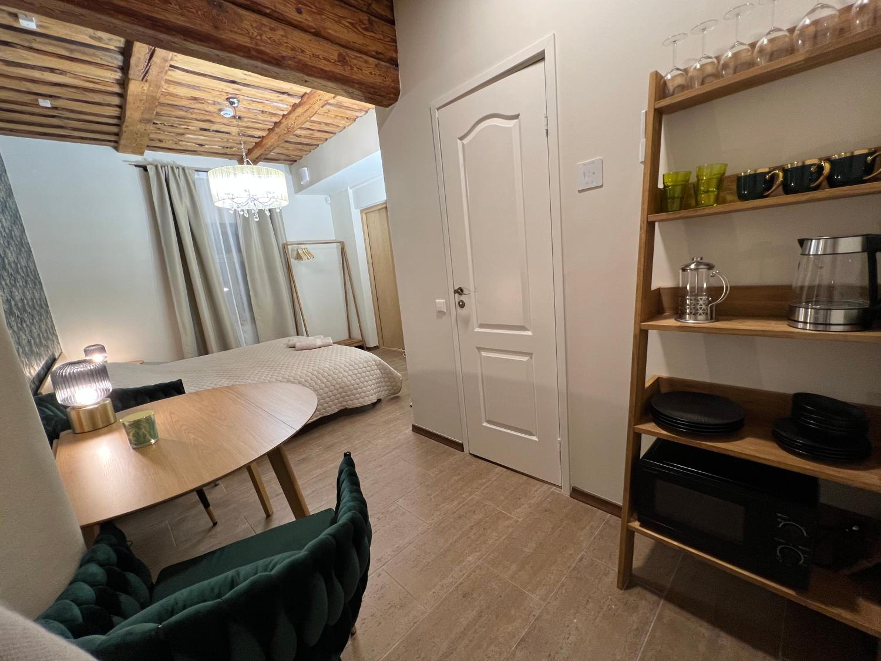 Deluxe King Room - Photo 3