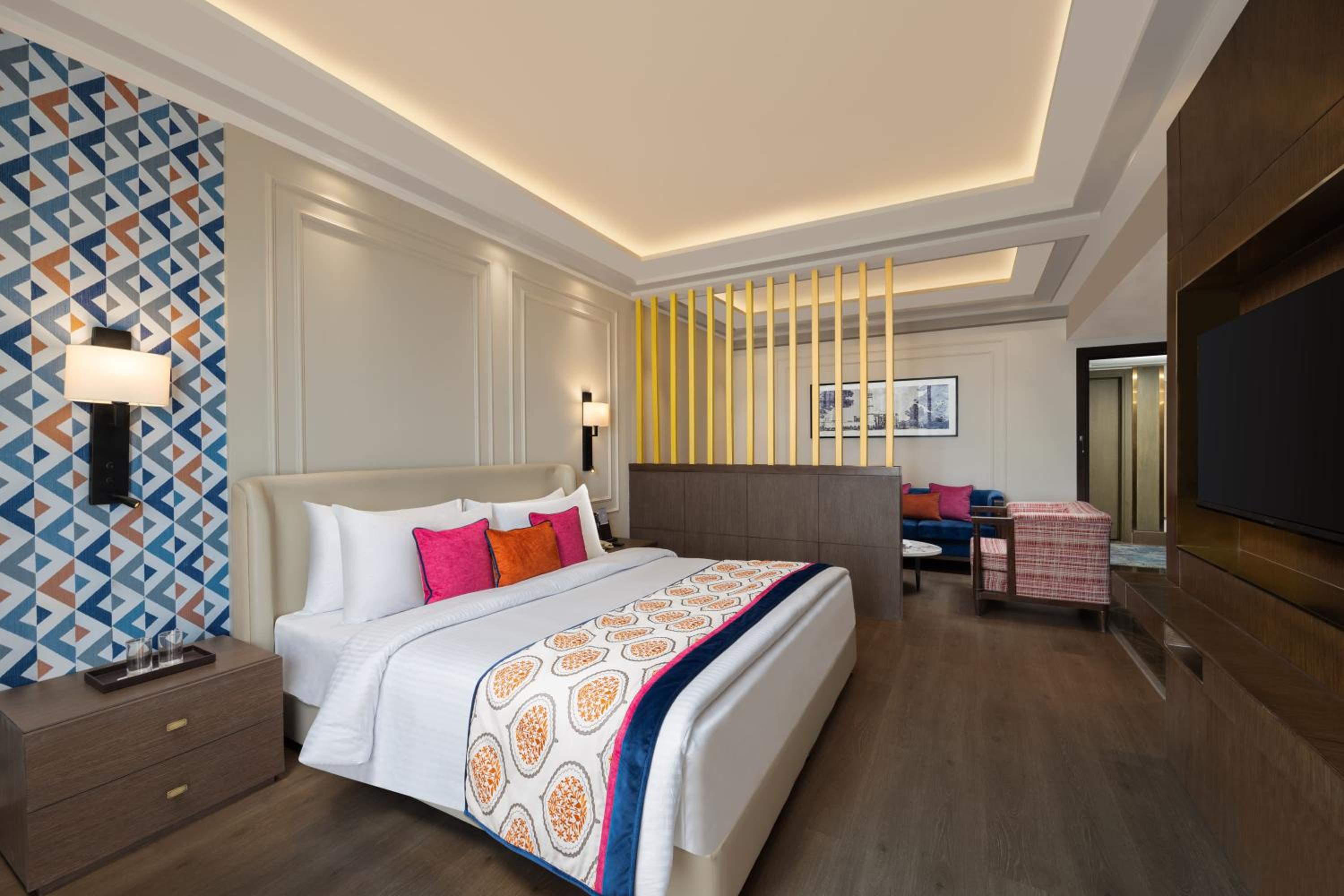 Executive Suite - Photo 3