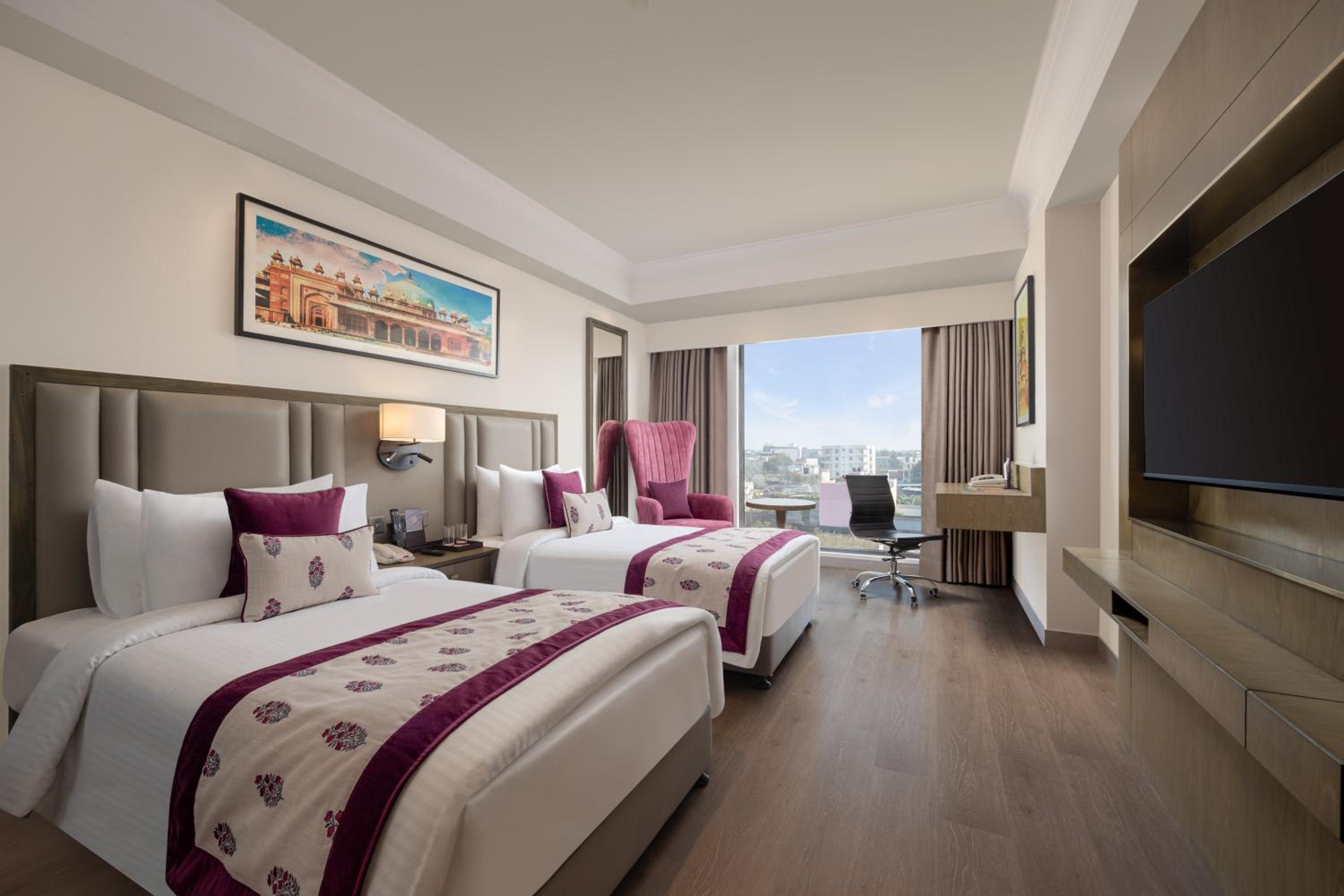 Deluxe Twin Room Complimentary Early Check in and Late Check Out (Subject to Availability),  15% Discount on F&B services, 10% Discount on Laundry service - Photo 1