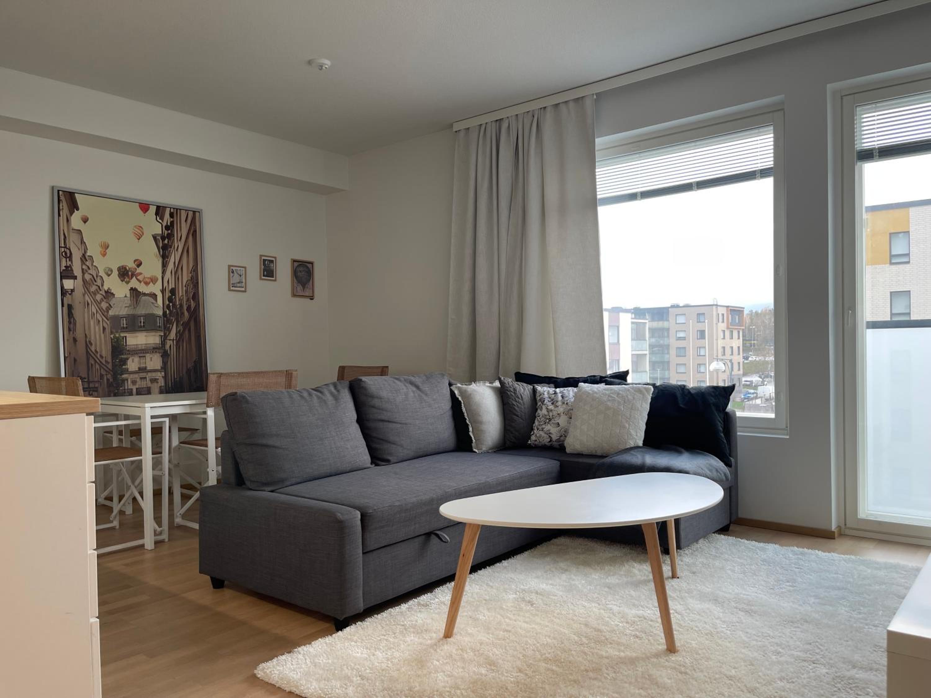 One-Bedroom Apartment photo 2