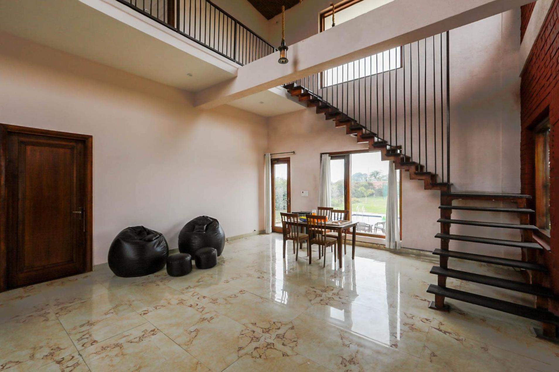 Villa photo 1