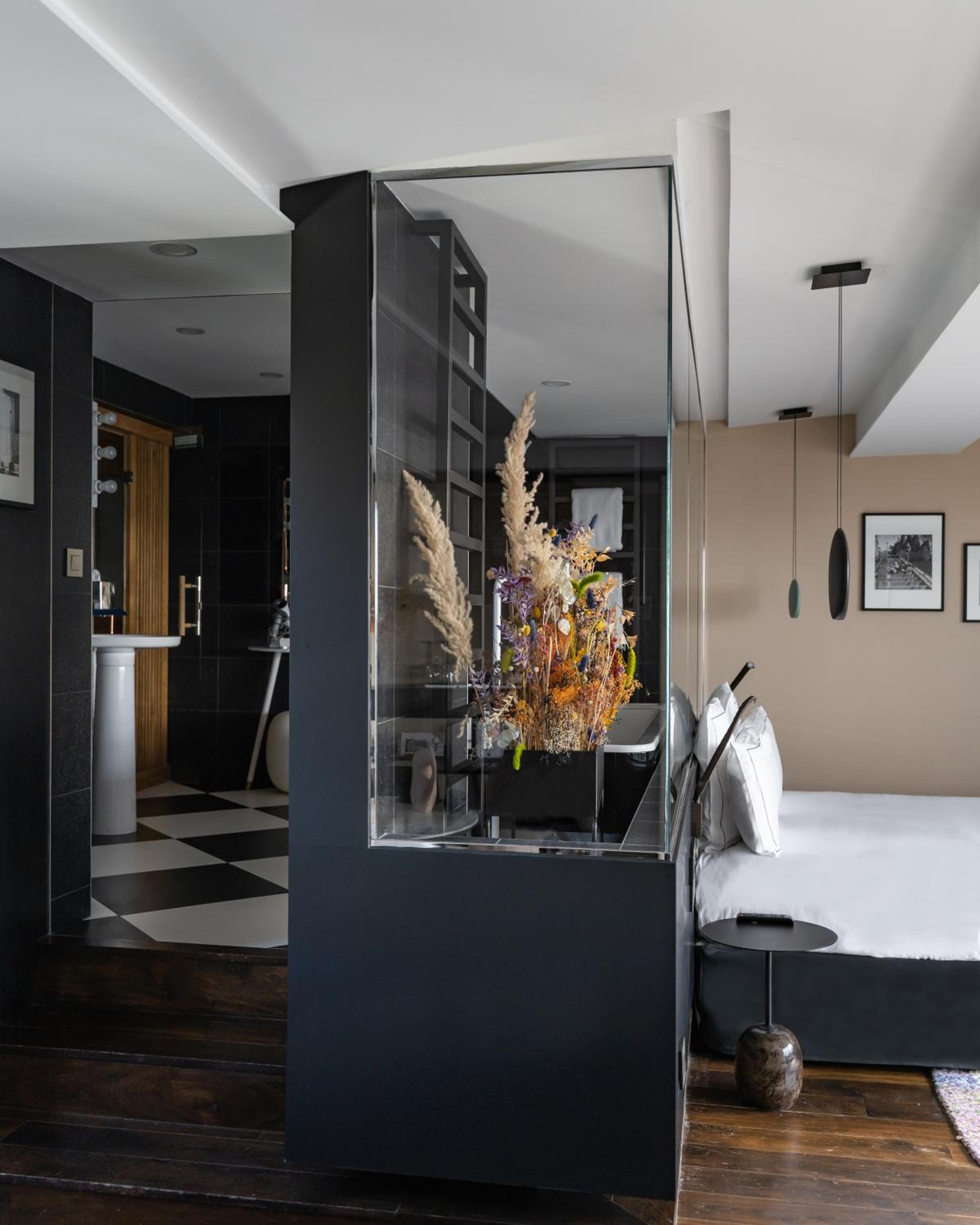 Penthouse – Panoramic View of the Eiffel Tower