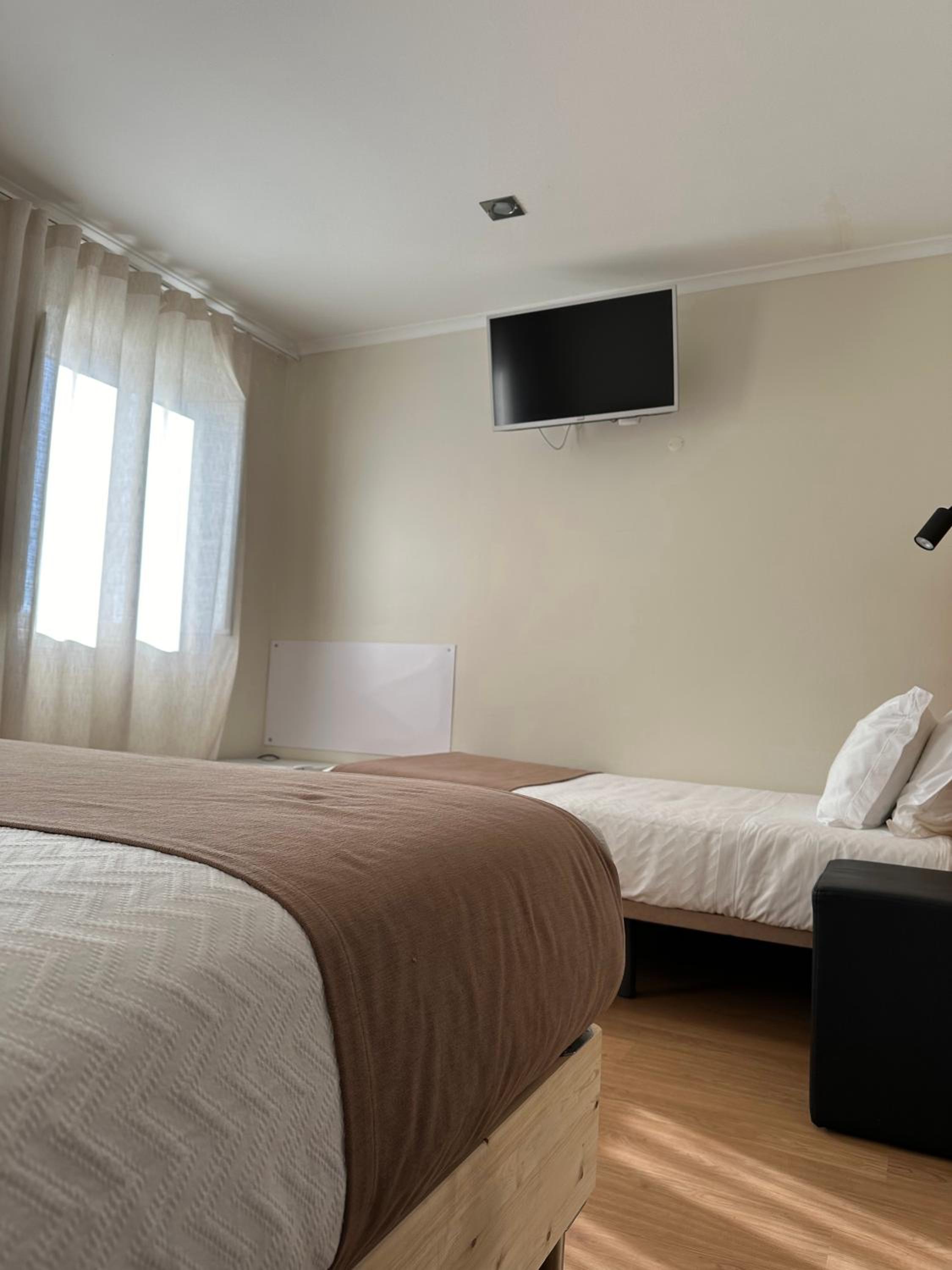Triple Room - Photo 12
