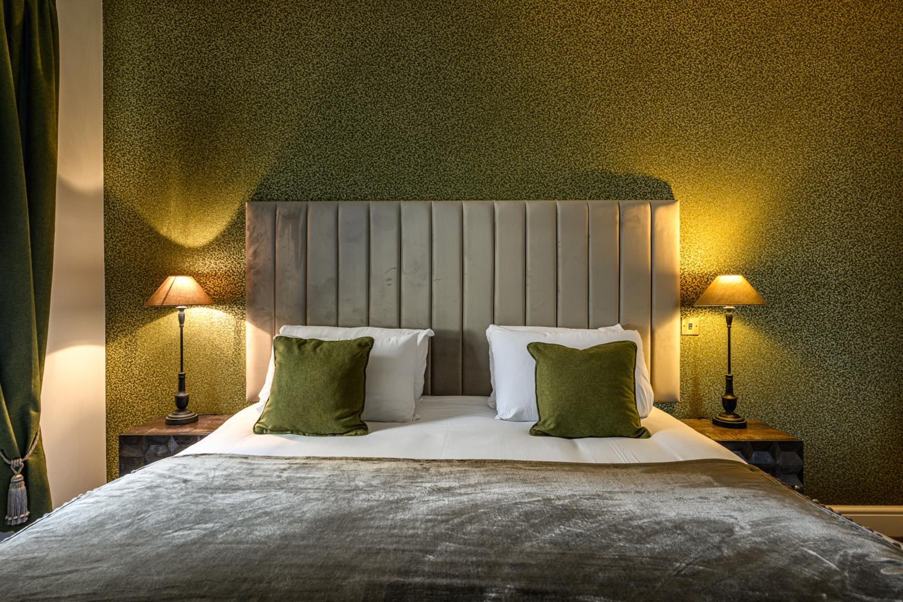 Superior Deluxe Double or Twin Room  photo 2