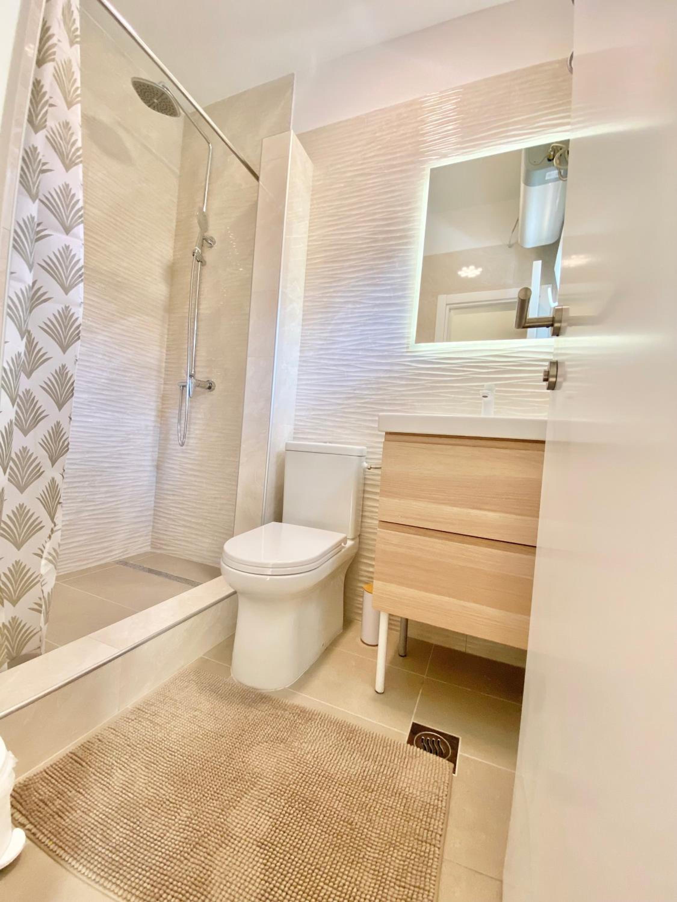 One-Bedroom Apartment with Balcony photo 2