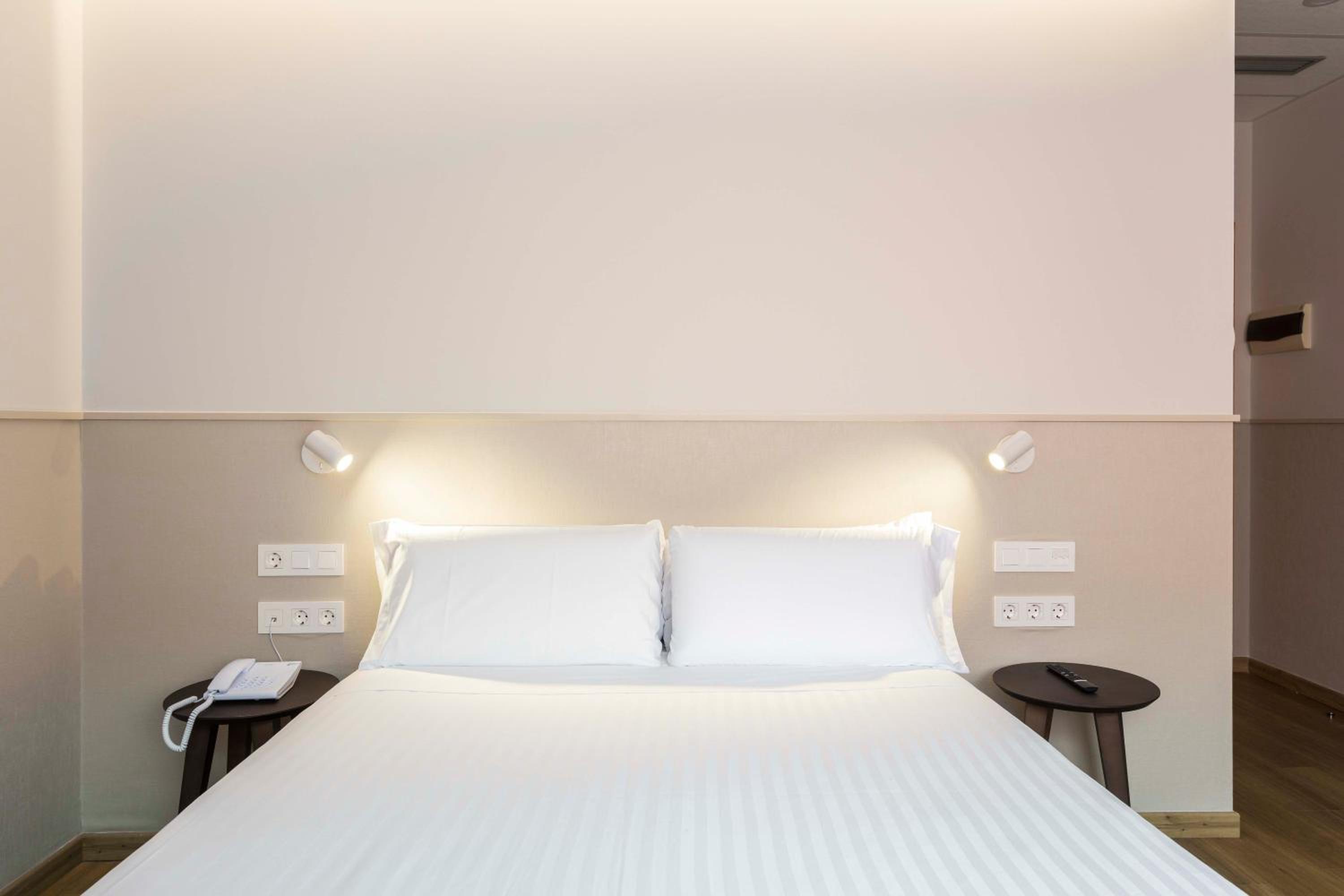 Double Room - Photo 2