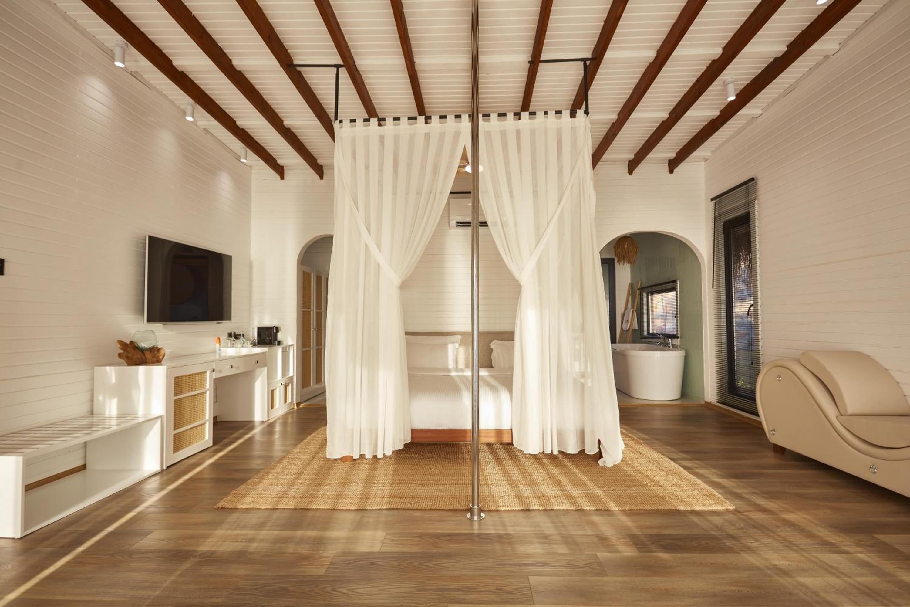 Superior Villa - Photo 5