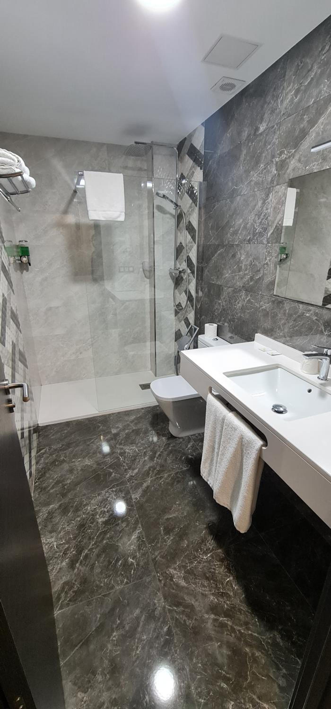 Double Room with Extra Bed - Photo 4