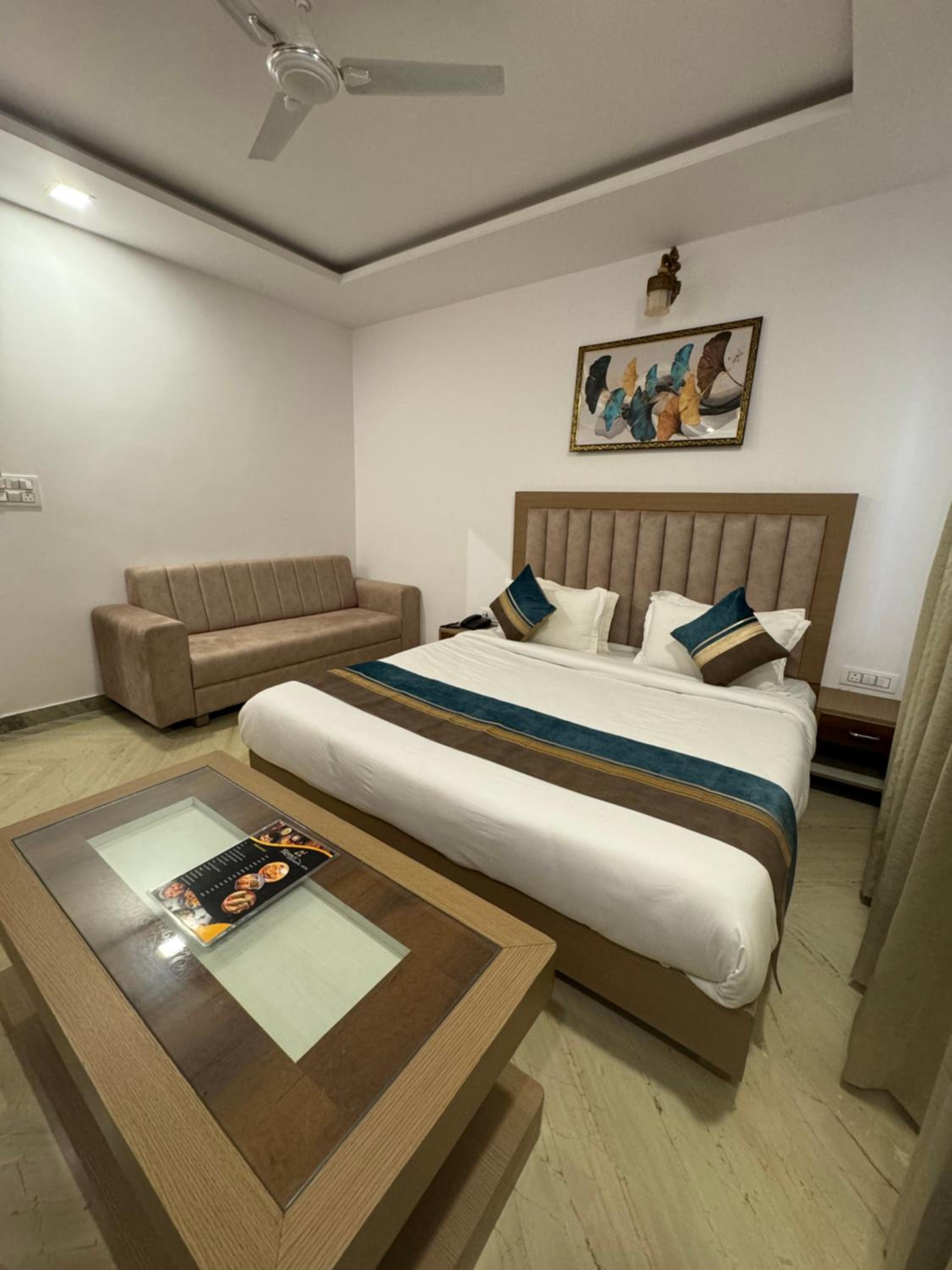 Deluxe King Room - Photo 5