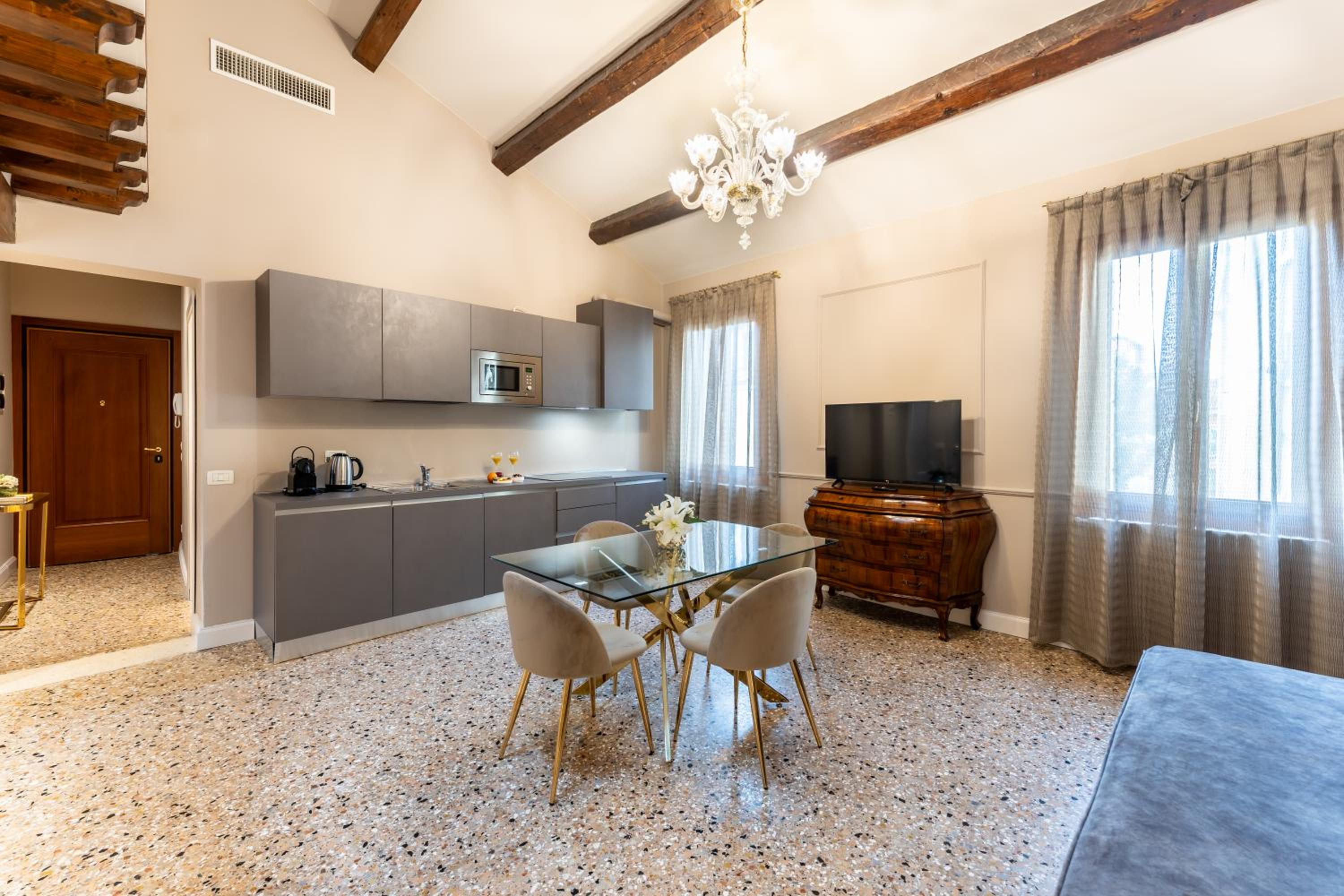 Superior Apartment with Canal View photo 1
