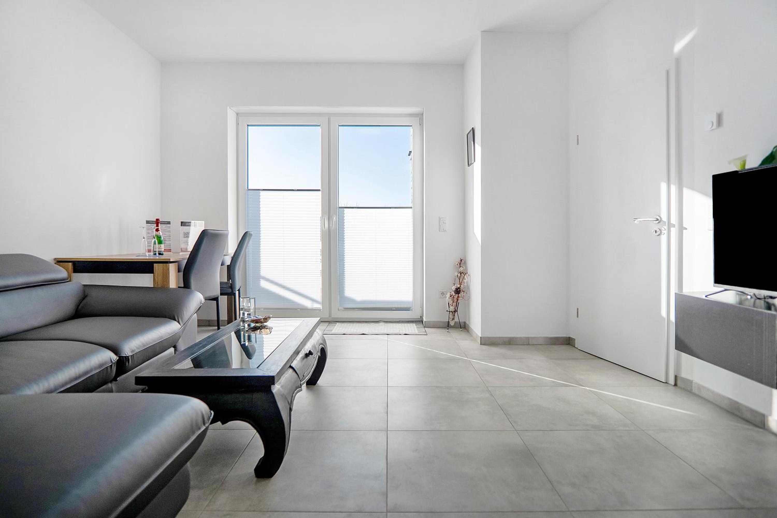Two-Bedroom Deluxe Apartment with Garden View photo 1