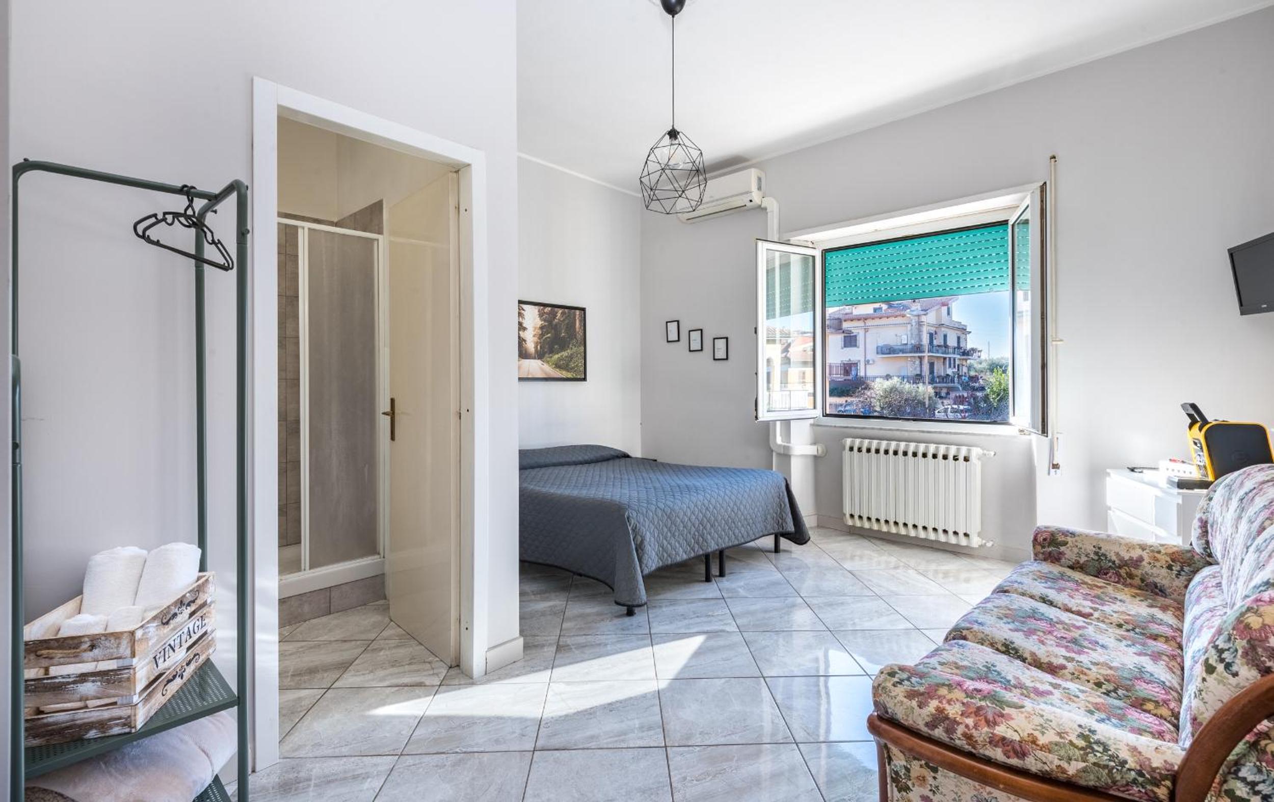 Double Or Twin Room With Shared Bathroom