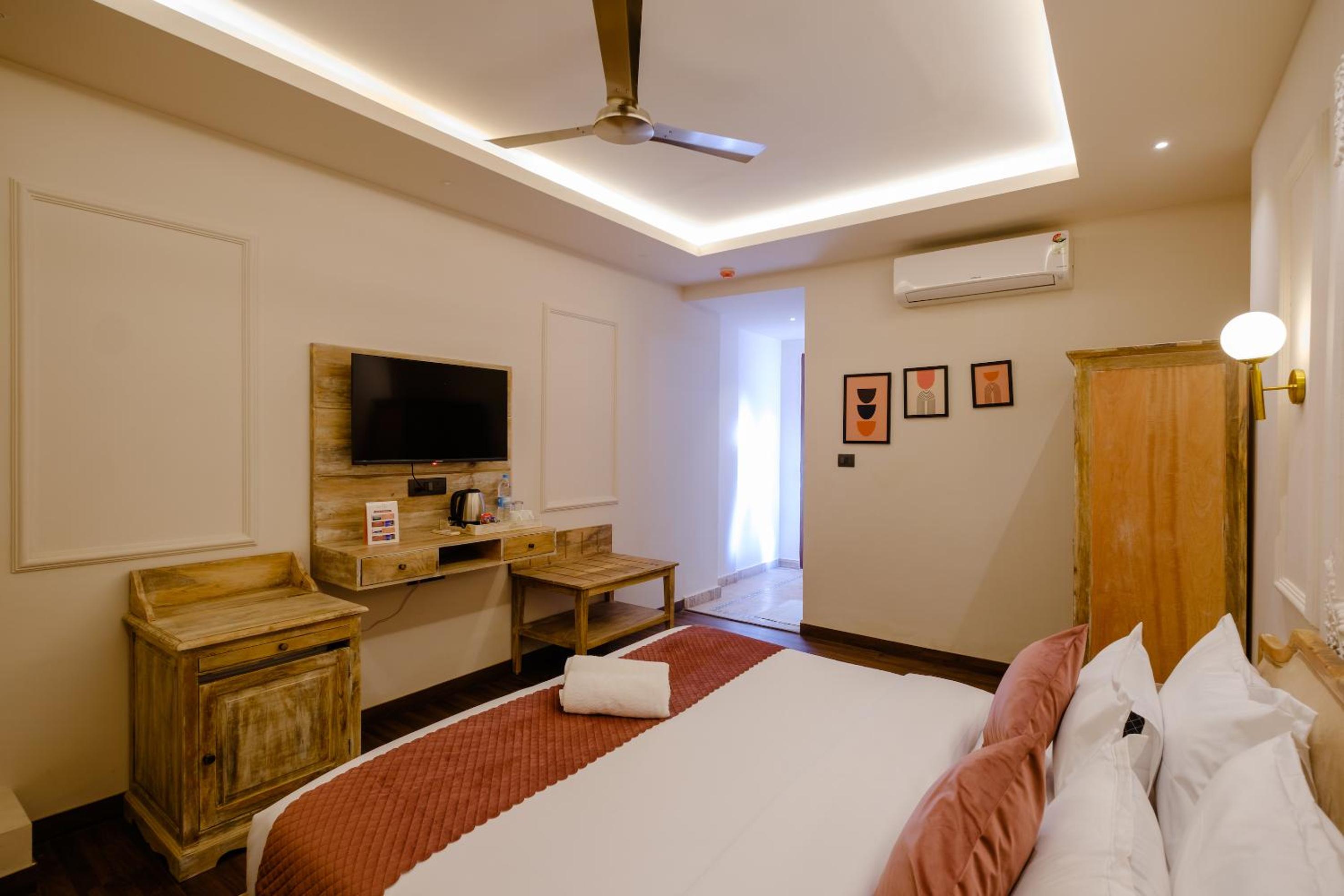 Junior Suite With Balcony - Photo 7