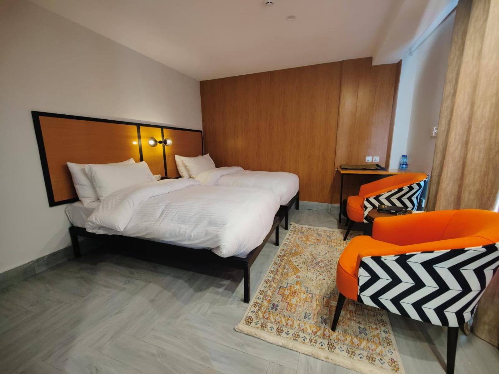 Standard King Room photo 2