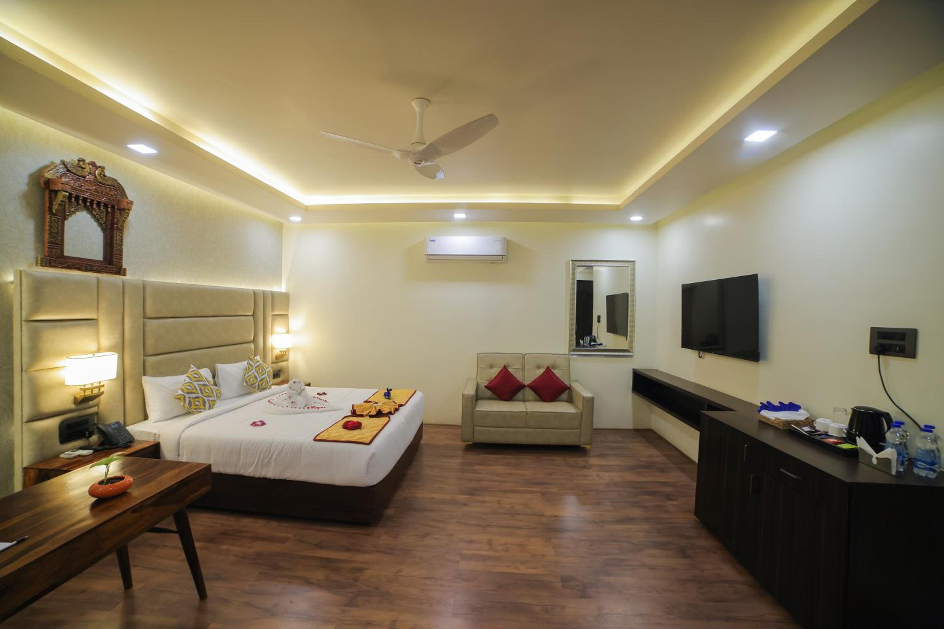 Suite with Garden View - Photo 29